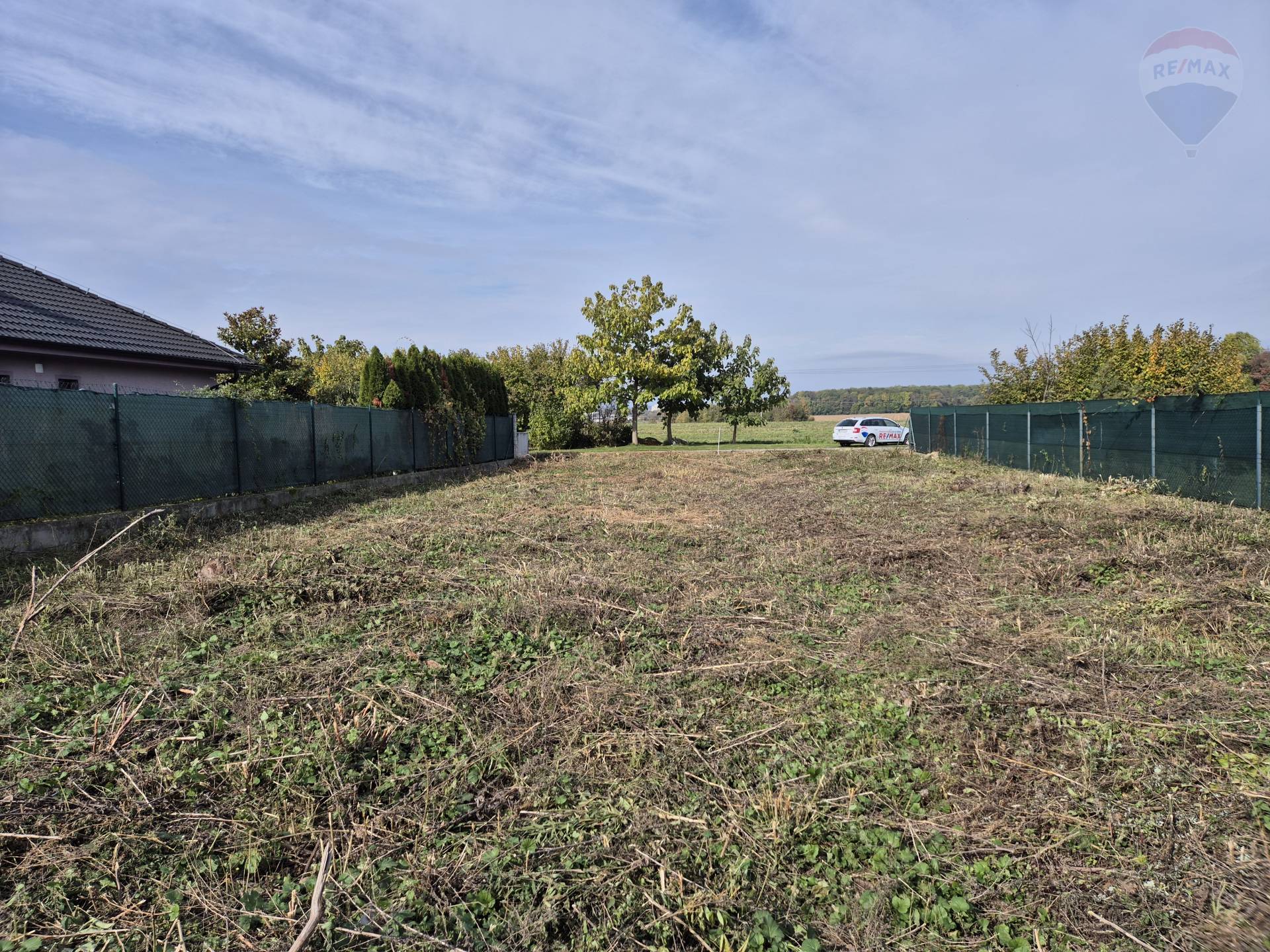 Predaj pozemku 893 m2, Ivanka pri Nitre  -