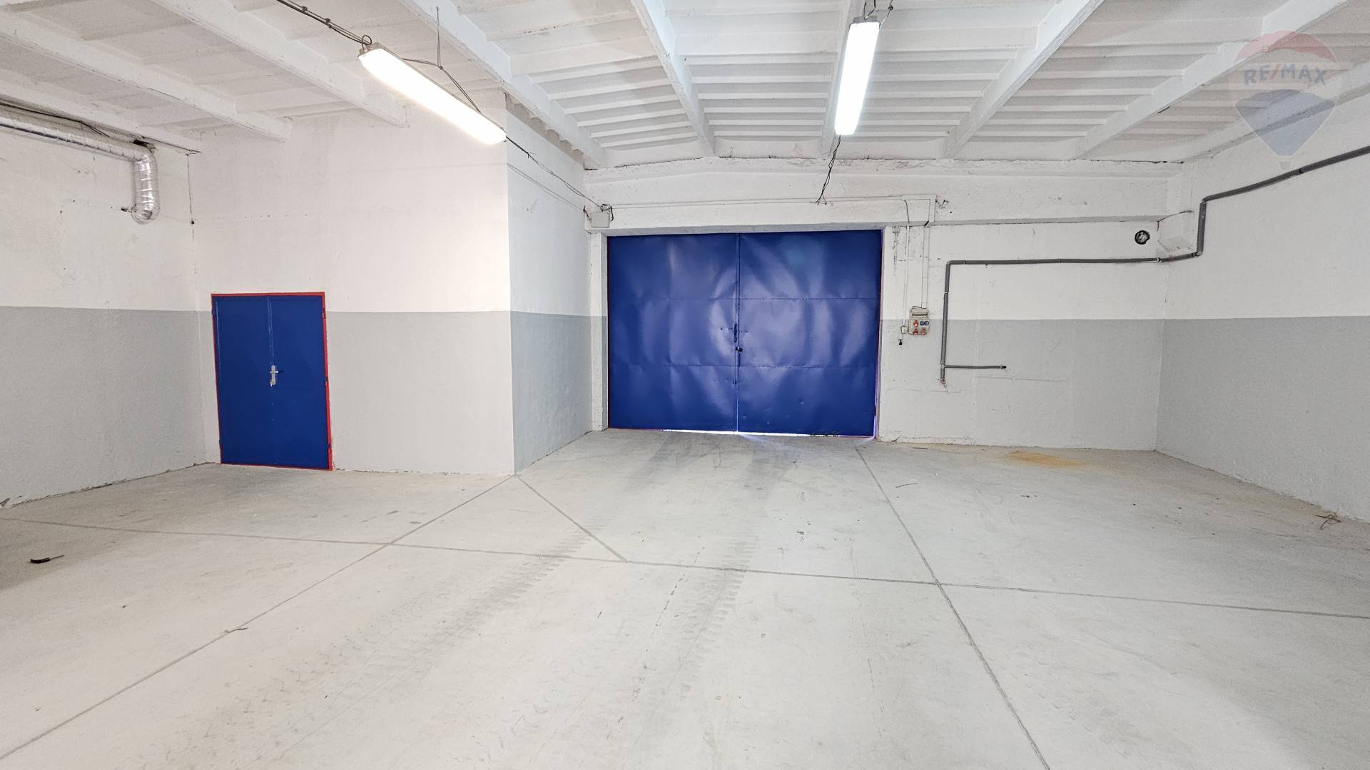 Prenájom haly 420 m2, Lukov dvor - Nitra.