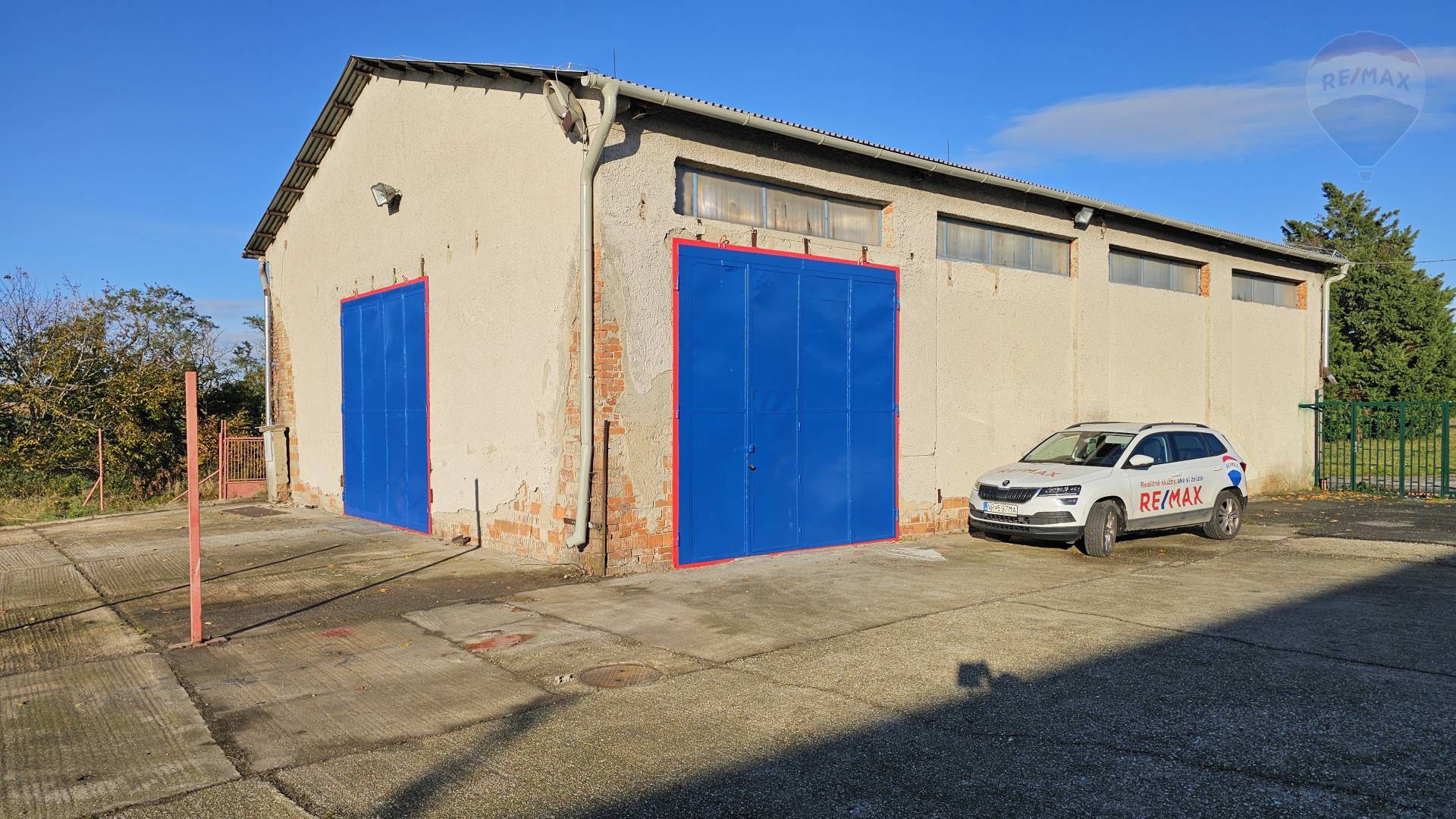 Prenájom haly 247 m²  + spevnená plocha 455 m²  , Lukov dvor - Nitra.