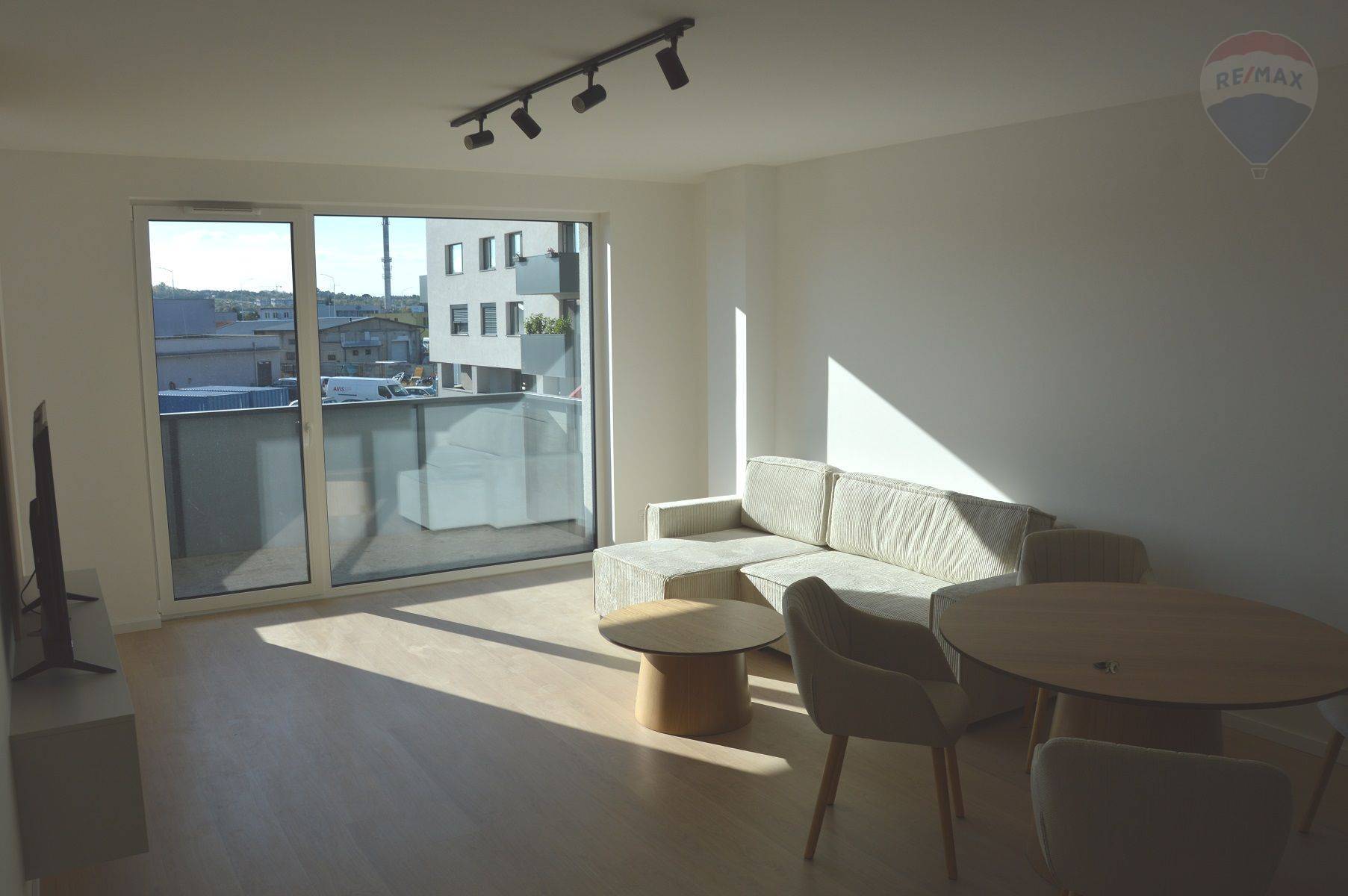 Prenájom bytu (2 izbový) 56 m2, Nitra  -