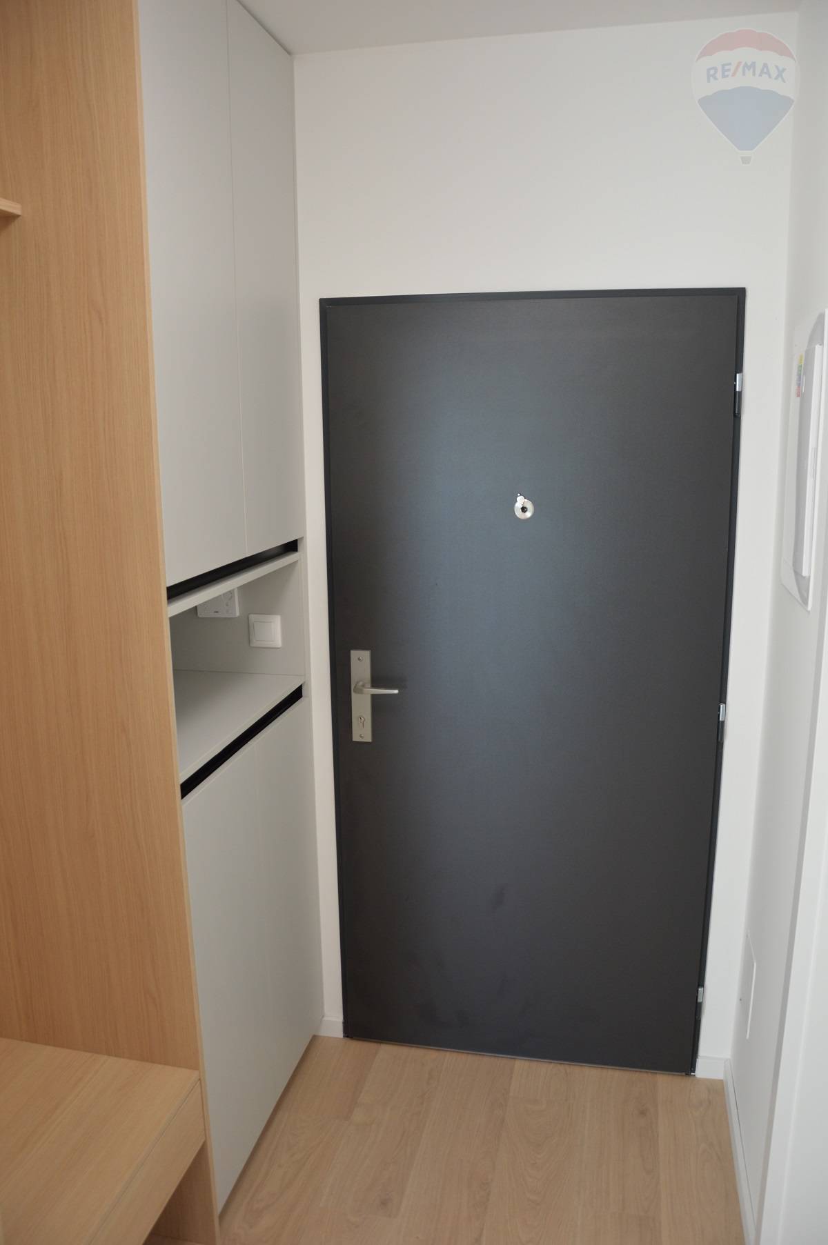 Prenájom bytu (2 izbový) 56 m2, Nitra  -