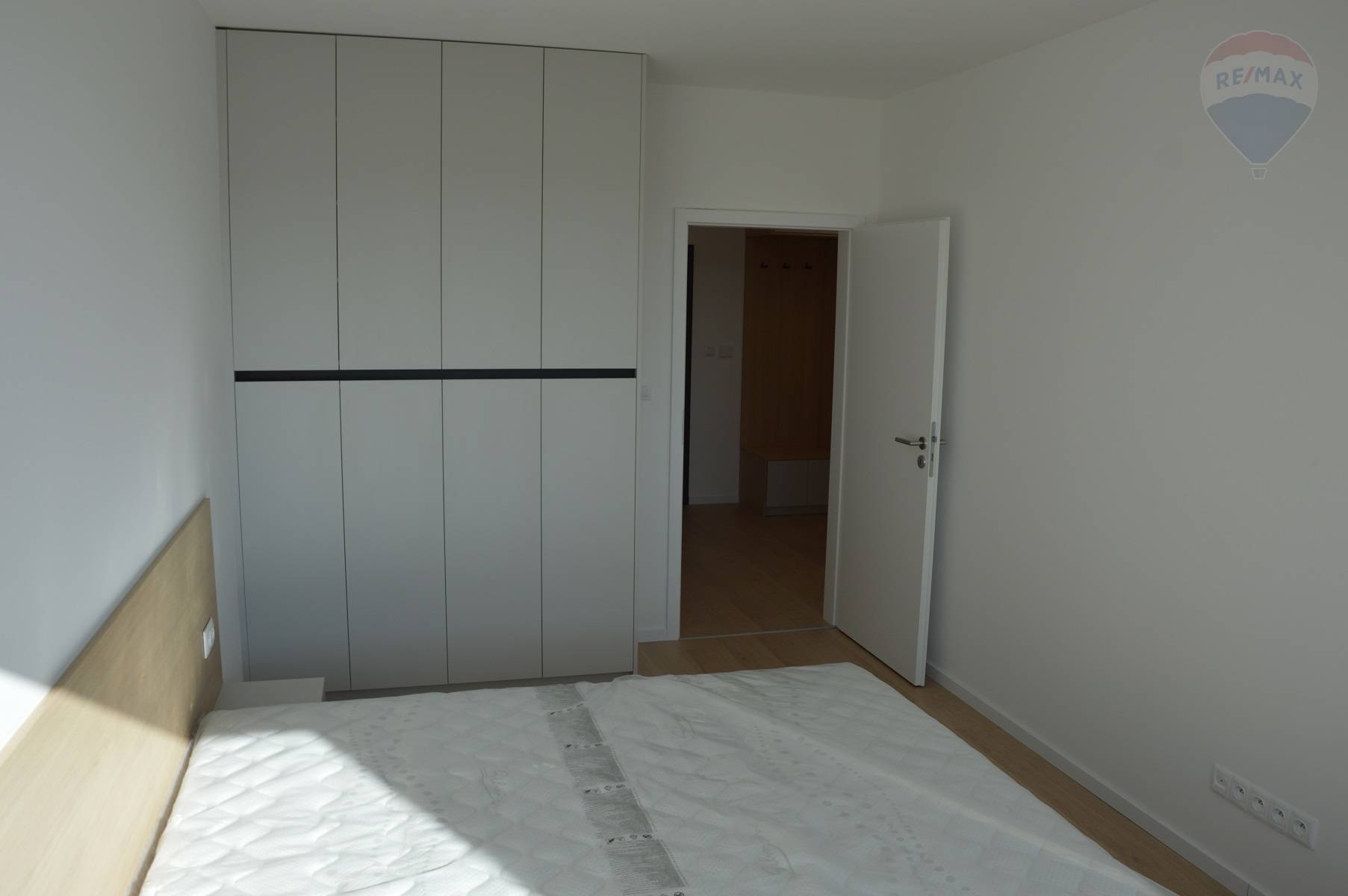 Prenájom bytu (2 izbový) 52 m2, Nitra  -