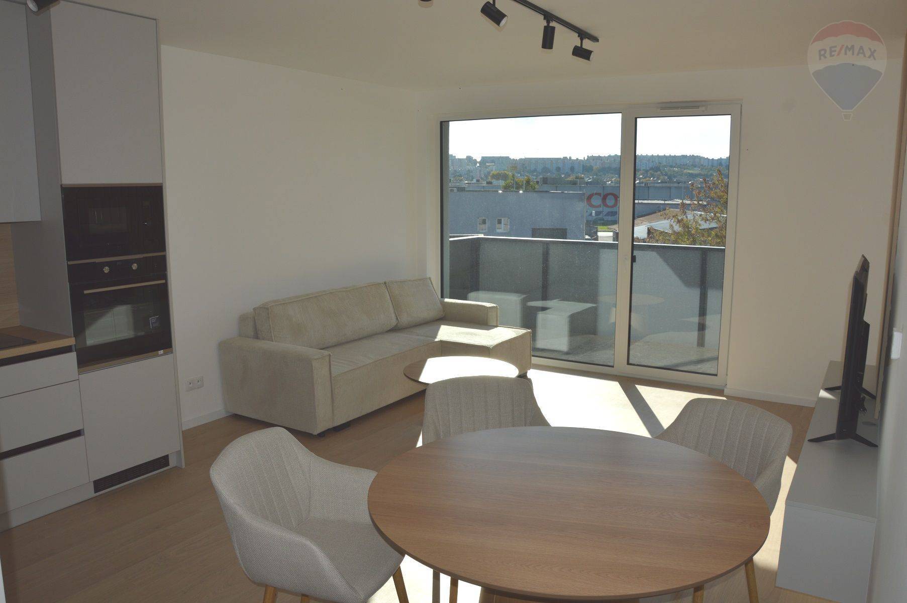 Prenájom bytu (2 izbový) 52 m2, Nitra  -