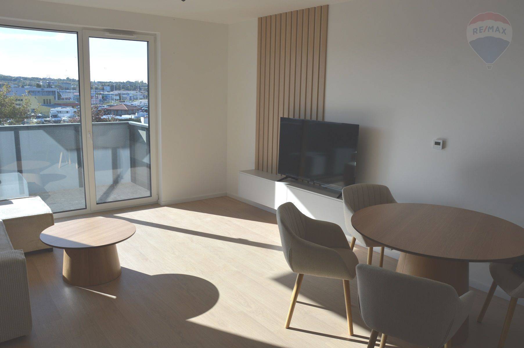 Prenájom bytu (2 izbový) 52 m2, Nitra  -