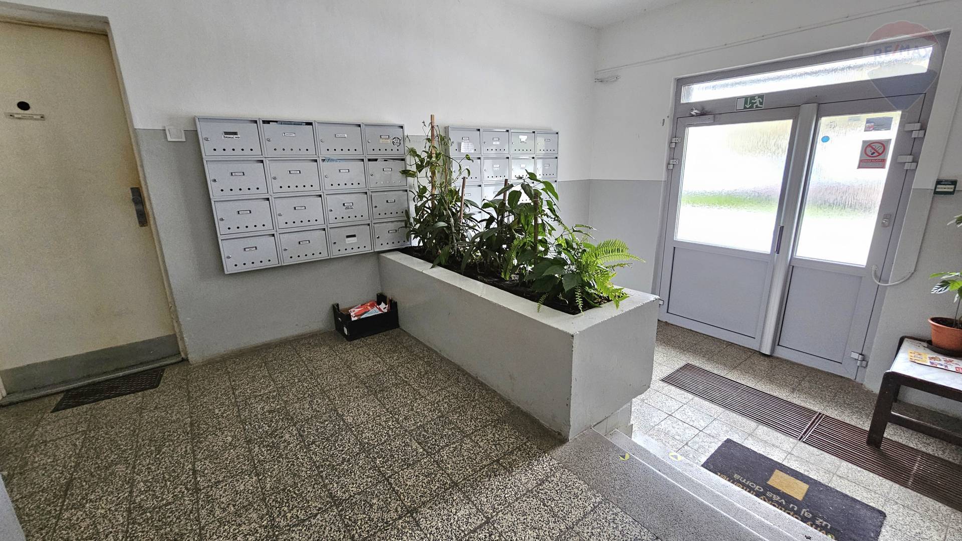 Predaj bytu (2 izbový) 60 m2, Nové Zámky  -  2 izbový byt Nové Zámky Slivkanič realitný maklér REMAX Family Nitra