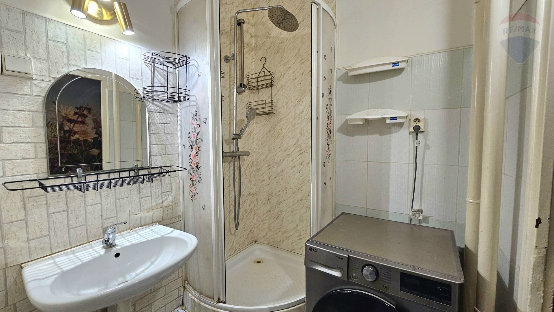 Predaj bytu (2 izbový) 60 m2, Nové Zámky  -  2 izbový byt Nové Zámky Slivkanič realitný maklér REMAX Family Nitra