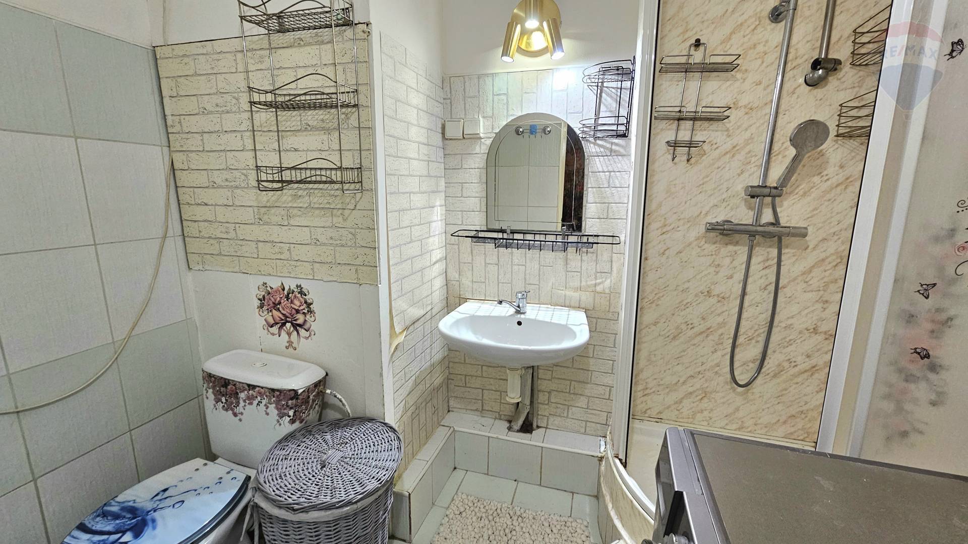 Predaj bytu (2 izbový) 60 m2, Nové Zámky  -  2 izbový byt Nové Zámky Slivkanič realitný maklér REMAX Family Nitra