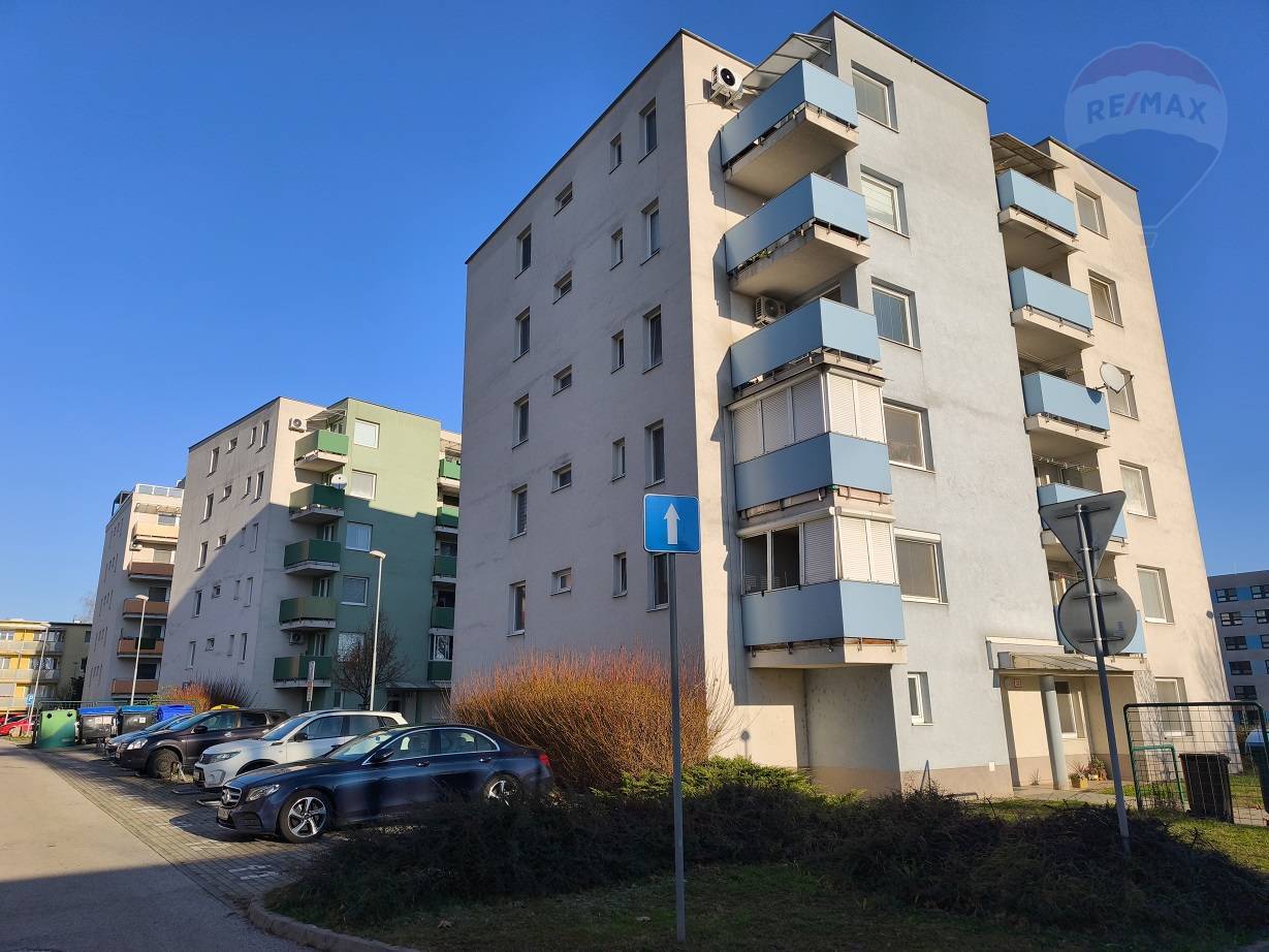 Prenájom novostavba 2 izbový tehlový byt Nitra Dúhové bývanie + vlastné parkovacie miesto