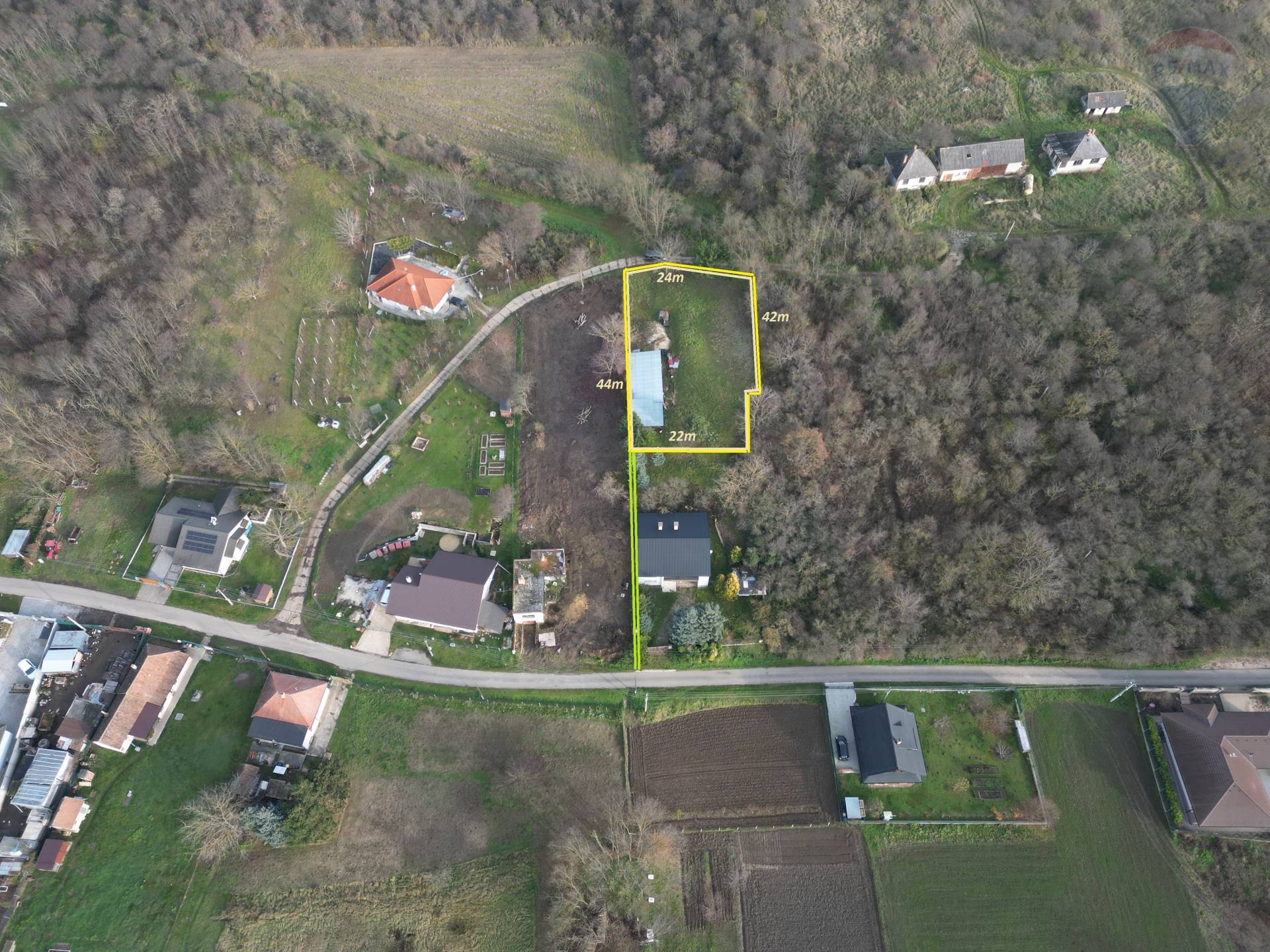 Predaj pozemok Báb EXKLUZÍVNE