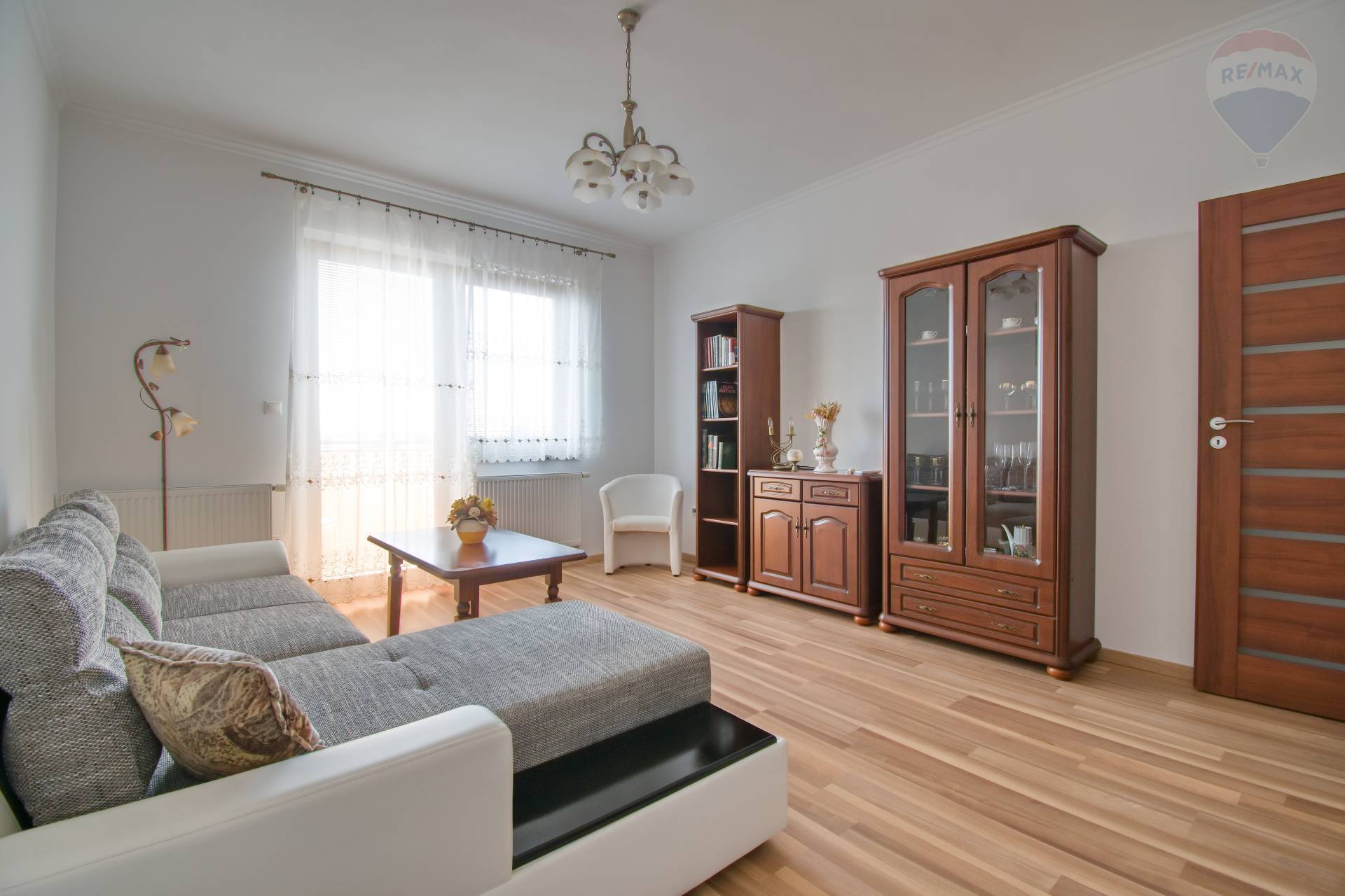 Na prenájom 2 izbový byt, 50 m2, balkón, parkovacie státie, Dunajská Streda