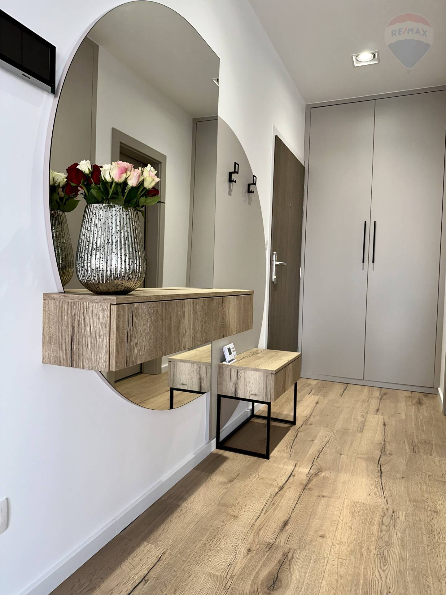 PRENÁJOM: KOMPLETNE ZARIADENÝ 2IZBOVÝ VEĽKOMETRÁŽNY BYT- CENTRUM MESTA, DUNAJSKÁ STREDA, ATRIUM 2