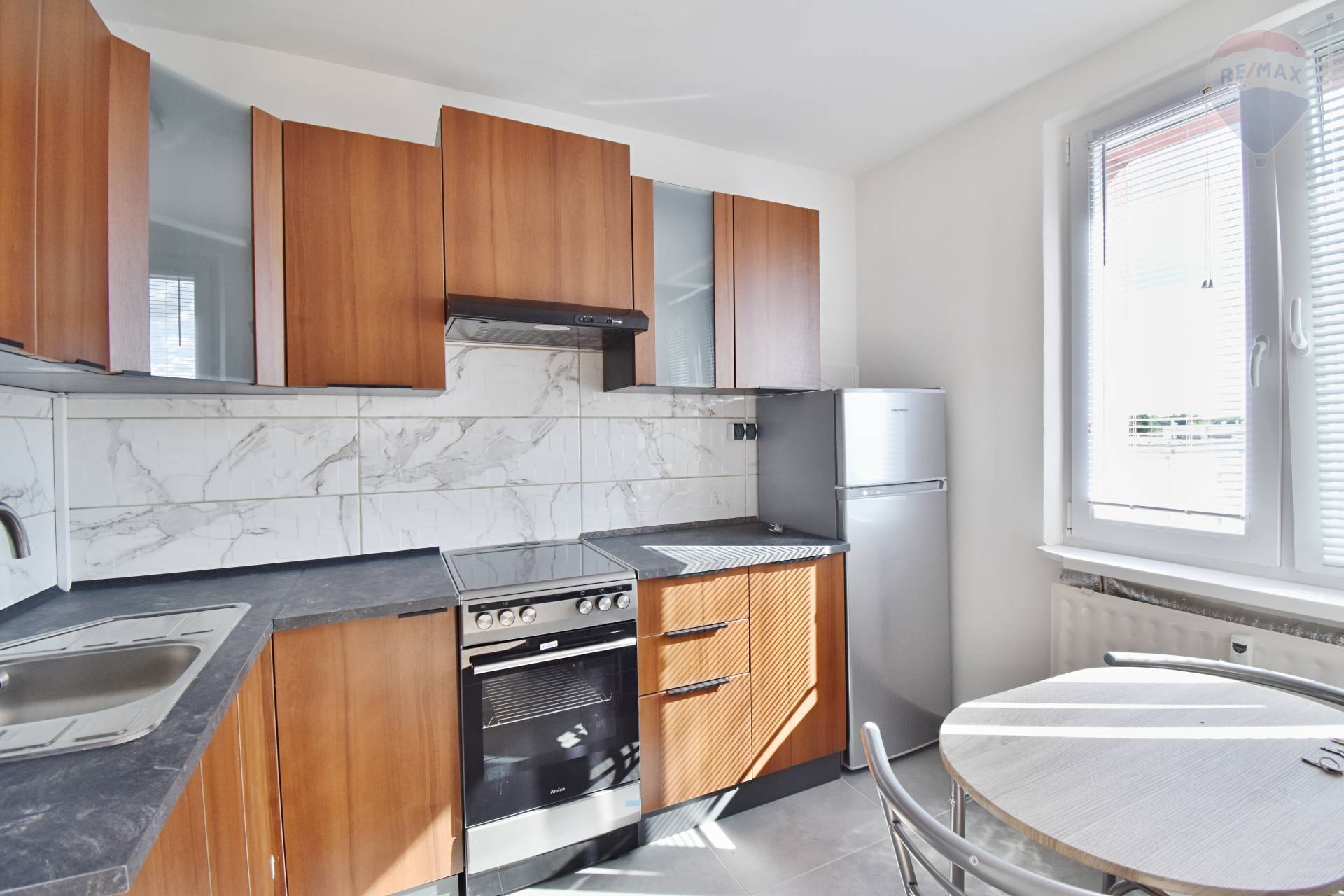 Na prenájom 1 izbový byt, 28 m2, sídl. M. Corvina, Veľký Meder