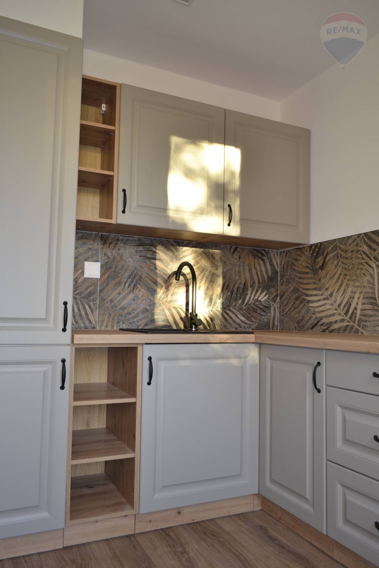 Predaj bytu (1 izbový) 28 m2, Veľký Meder  -