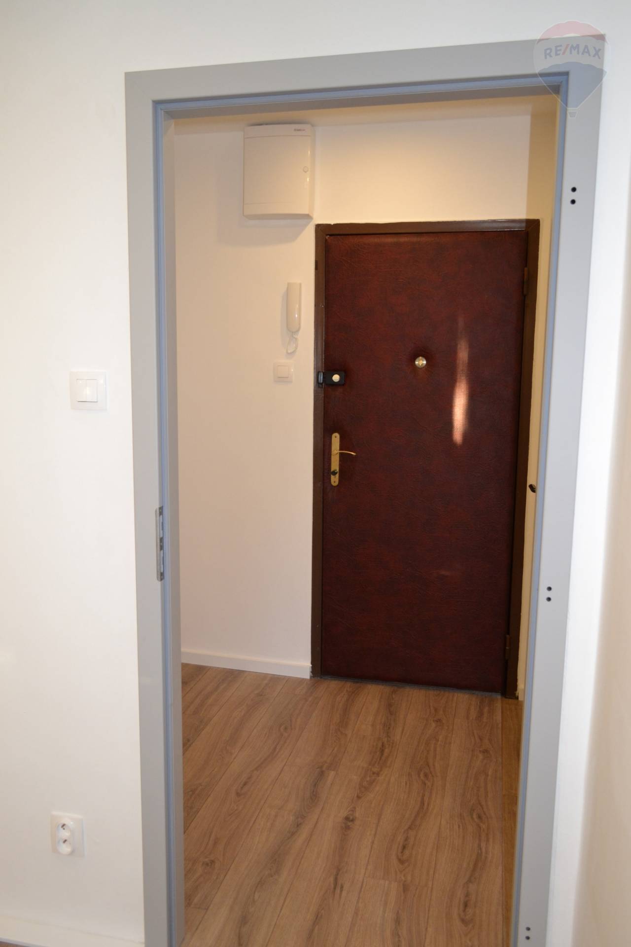 Predaj bytu (1 izbový) 28 m2, Veľký Meder  -