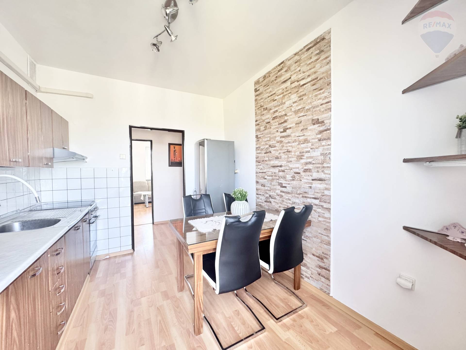 Predaj bytu (3 izbový) 67 m2, Zlaté Klasy  -