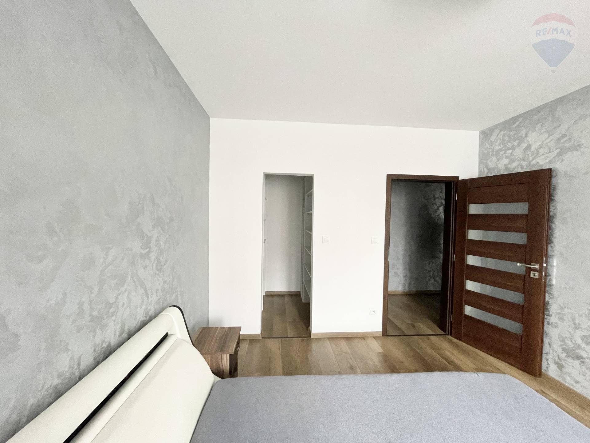 Prenájom bytu (3 izbový) 73 m2, Dunajská Streda  -