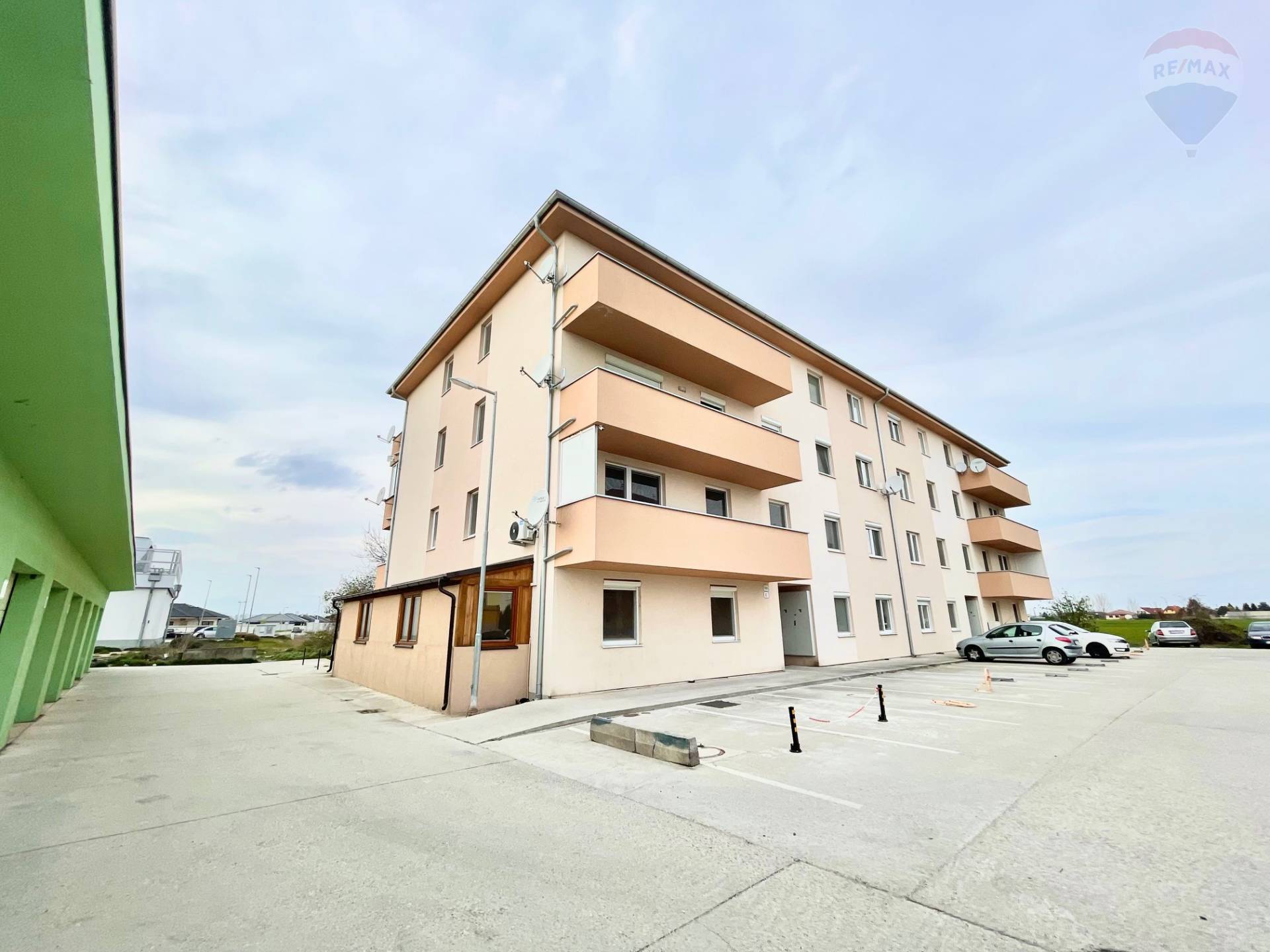 Prenájom bytu (3 izbový) 73 m2, Dunajská Streda -