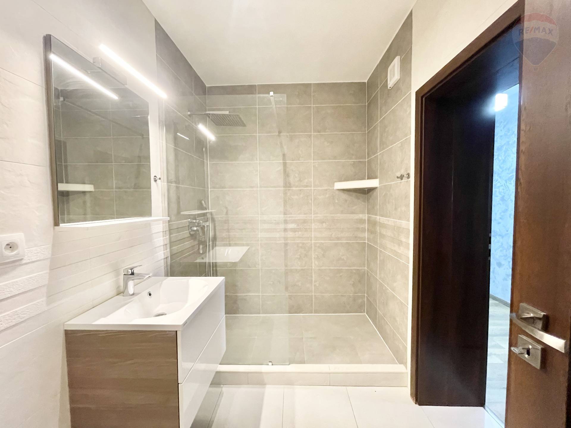 Prenájom bytu (3 izbový) 73 m2, Dunajská Streda -