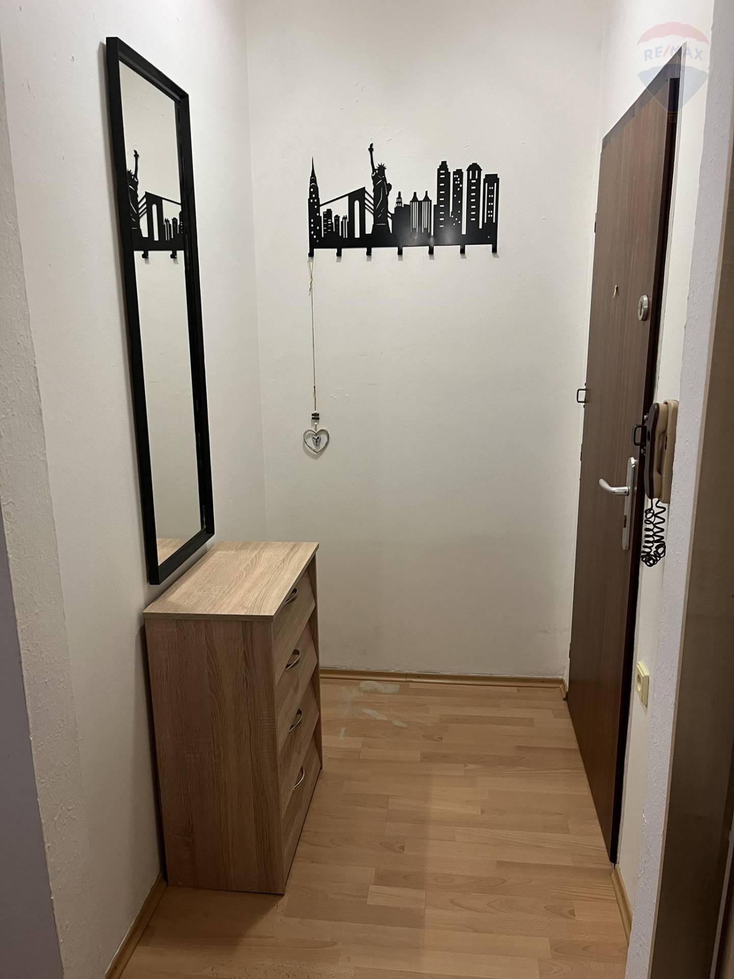 Prenájom bytu (1 izbový) 45 m2, Dunajská Streda  -