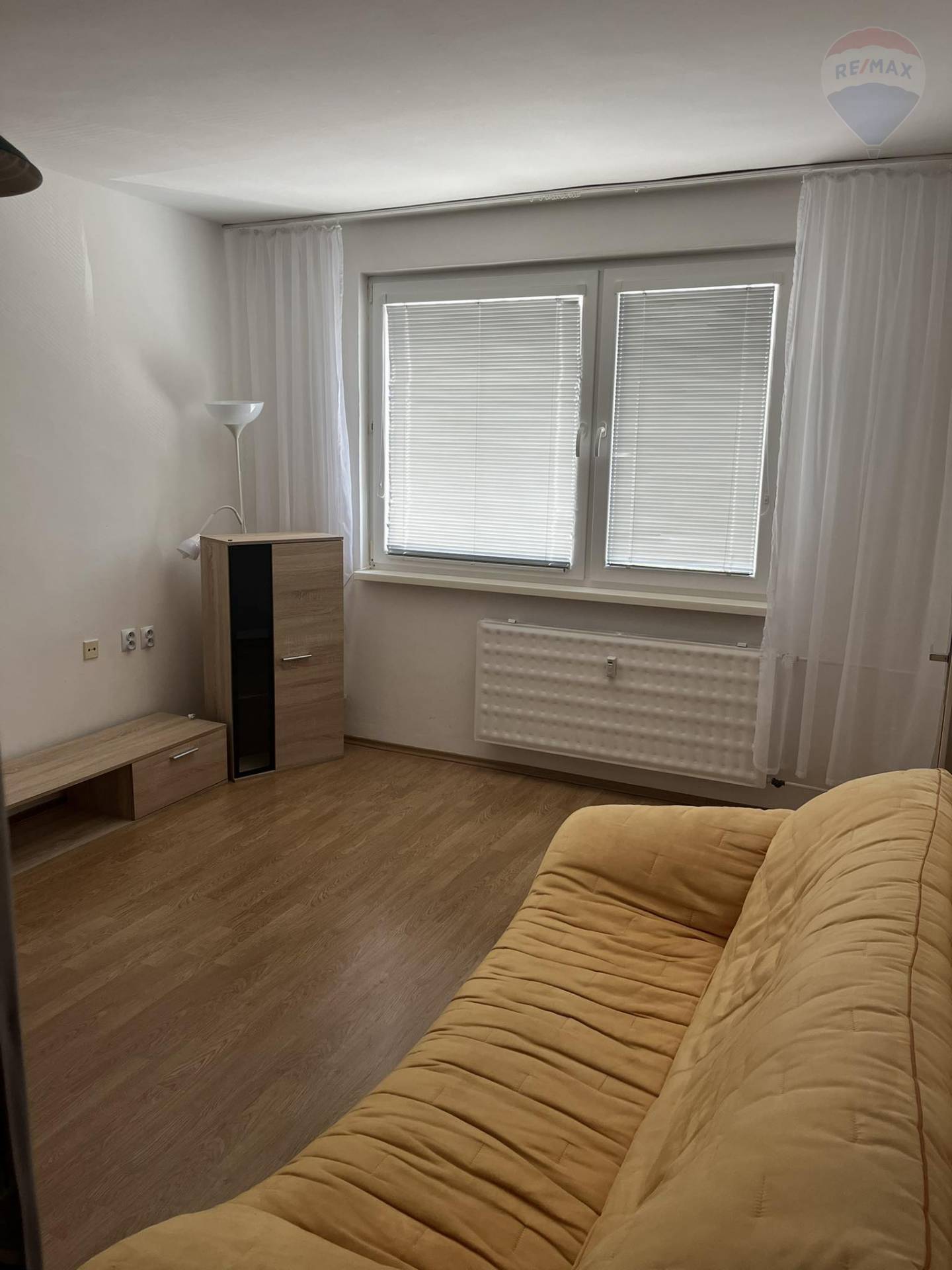 Prenájom bytu (1 izbový) 45 m2, Dunajská Streda  -