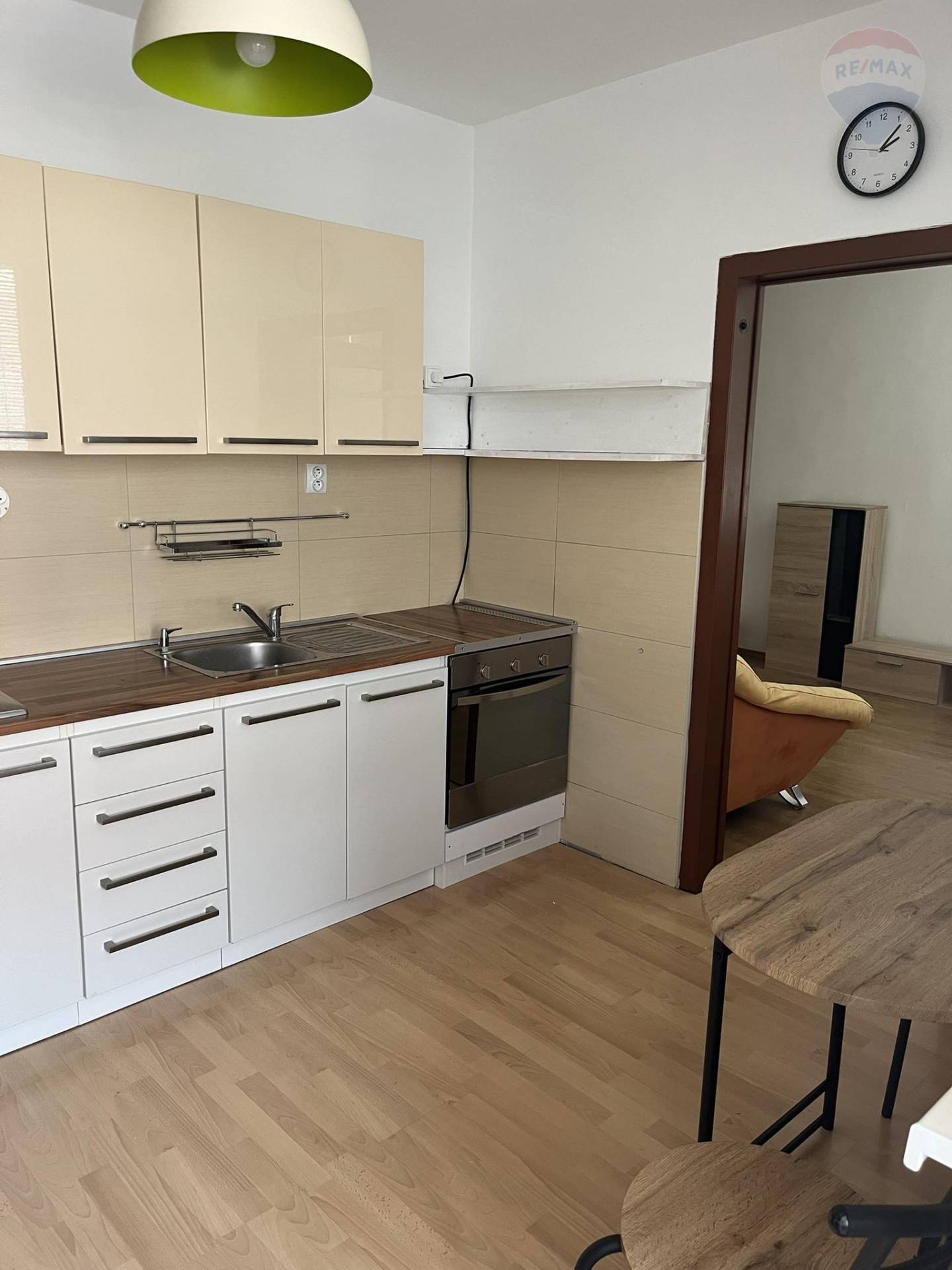 Prenájom bytu (1 izbový) 45 m2, Dunajská Streda  -