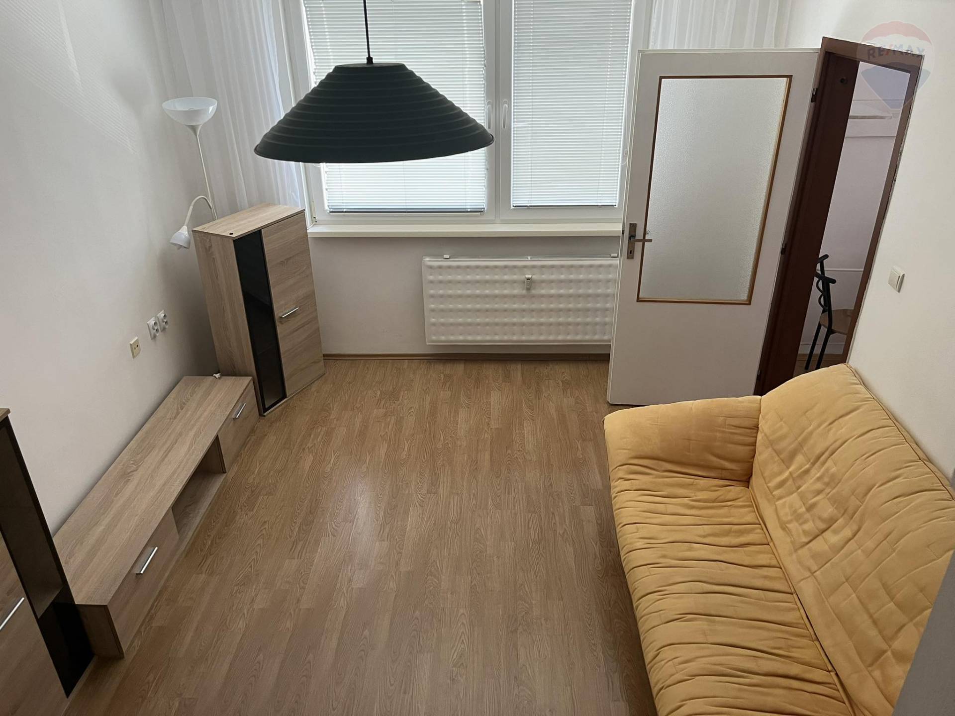 Prenájom bytu (1 izbový) 45 m2, Dunajská Streda  -