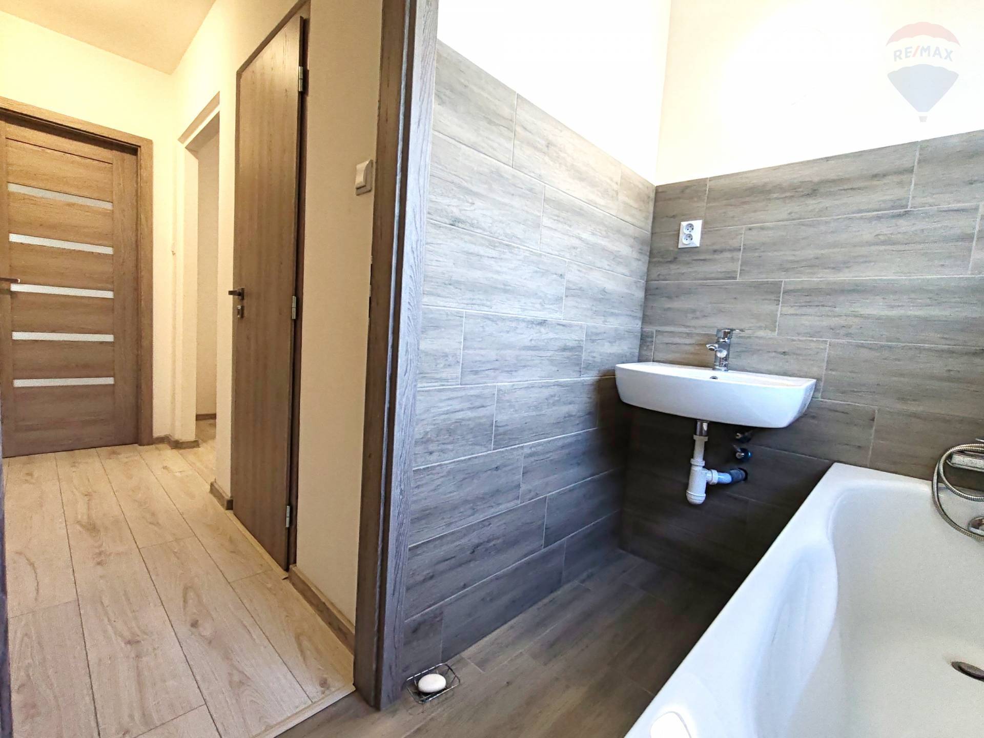 Predaj bytu (3 izbový) 64 m2, Dunajská Streda  -