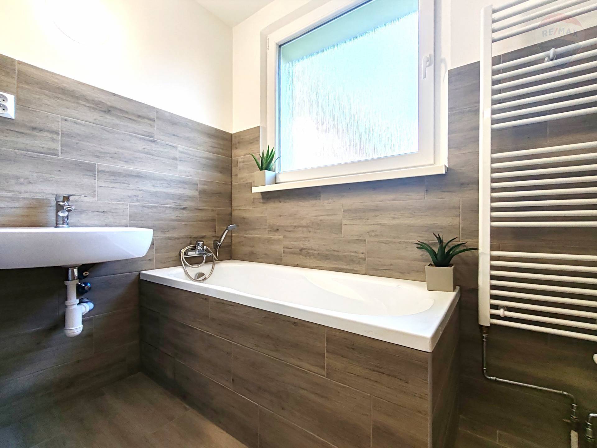 Predaj bytu (3 izbový) 64 m2, Dunajská Streda  -