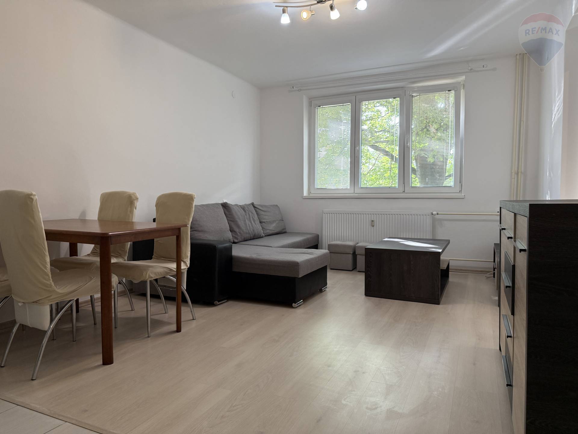 Prenájom bytu (2 izbový) 50 m2, Dunajská Streda  -