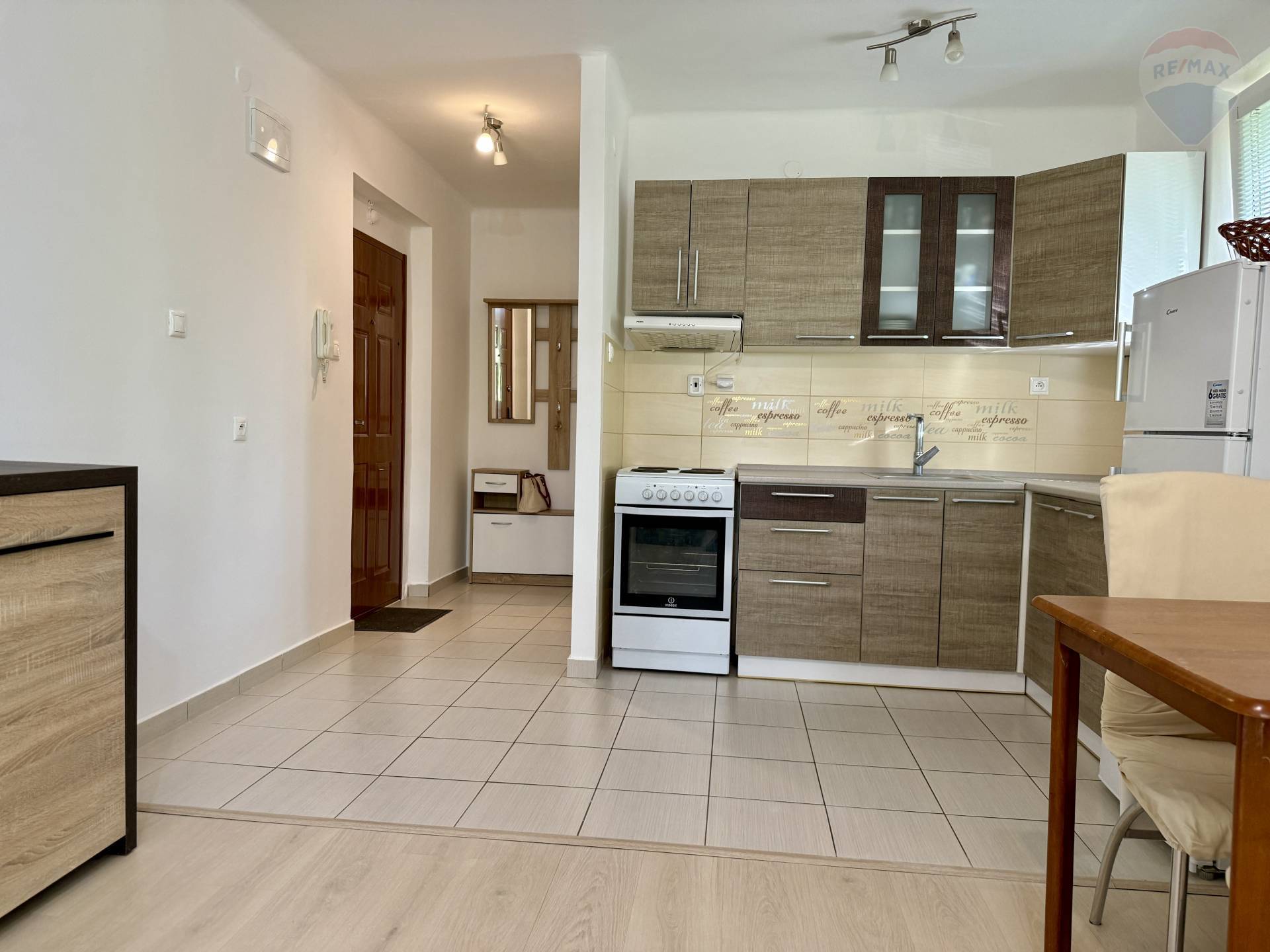 Prenájom bytu (2 izbový) 50 m2, Dunajská Streda -