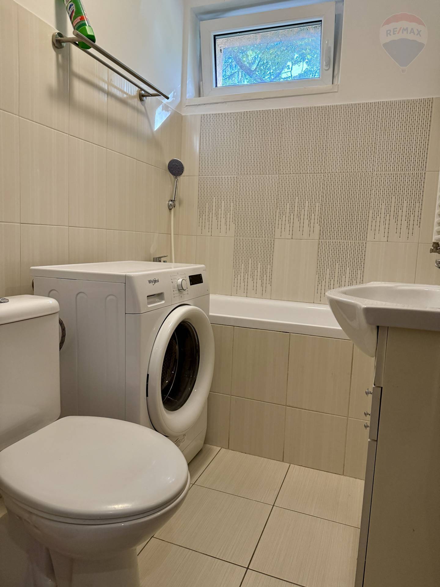 Prenájom bytu (2 izbový) 50 m2, Dunajská Streda  -