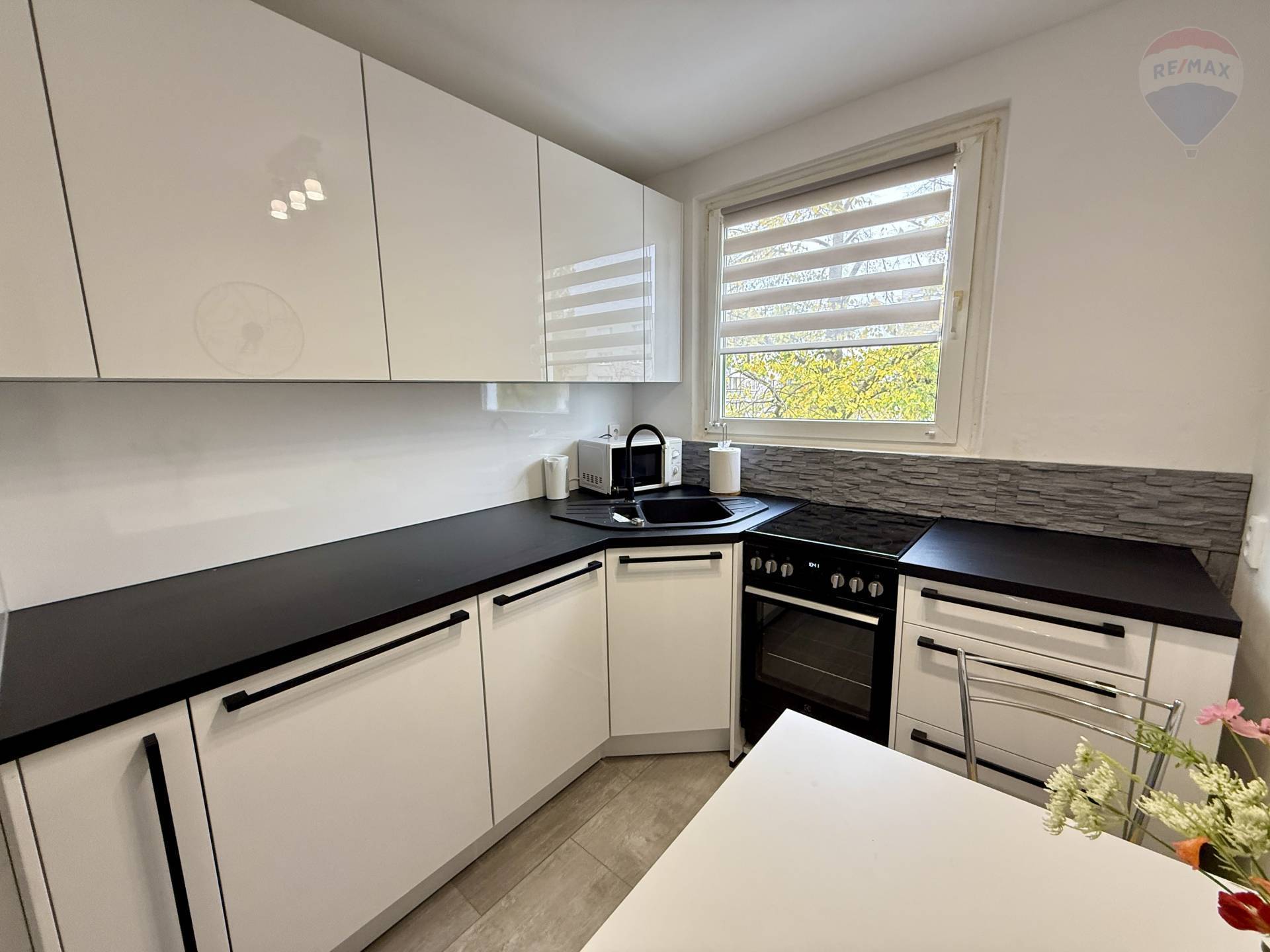 Prenájom bytu (3 izbový) 66 m2, Dunajská Streda  -