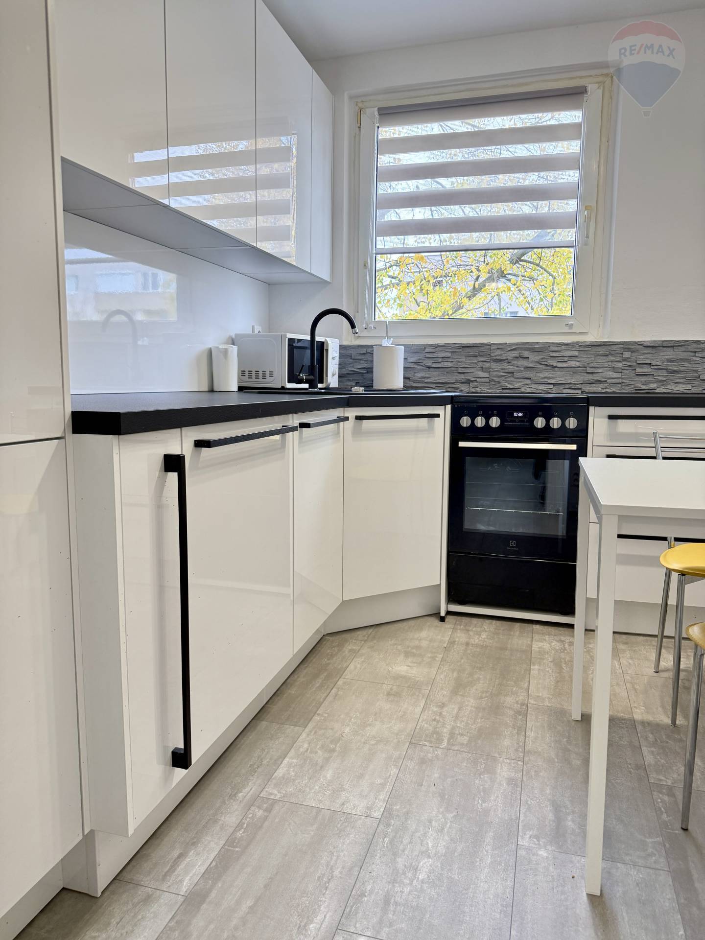 Prenájom bytu (3 izbový) 66 m2, Dunajská Streda  -