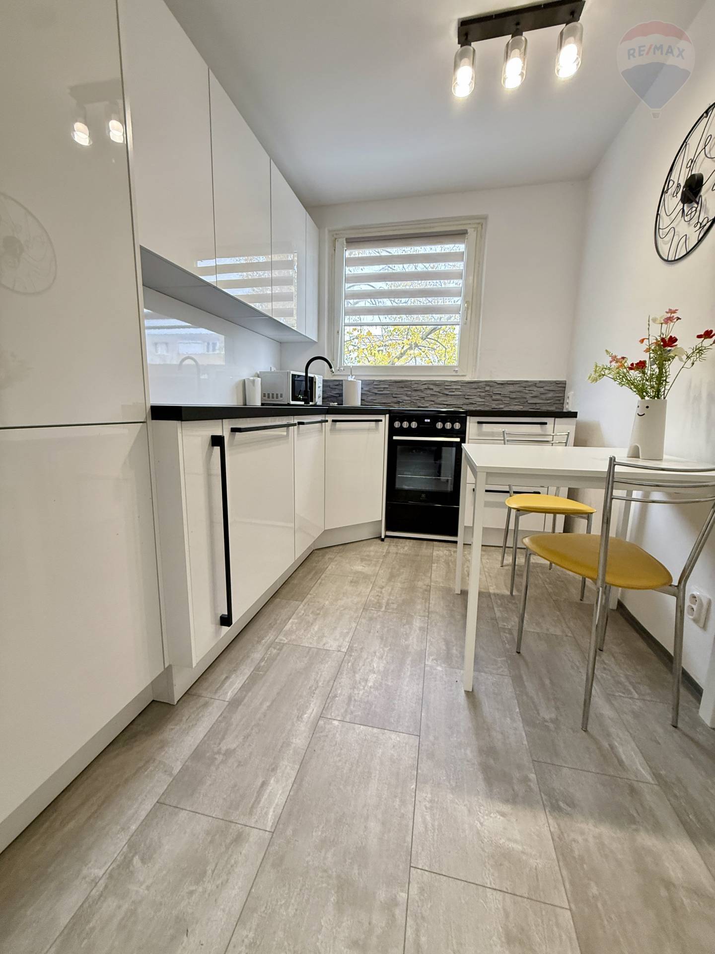 Prenájom bytu (3 izbový) 66 m2, Dunajská Streda  -