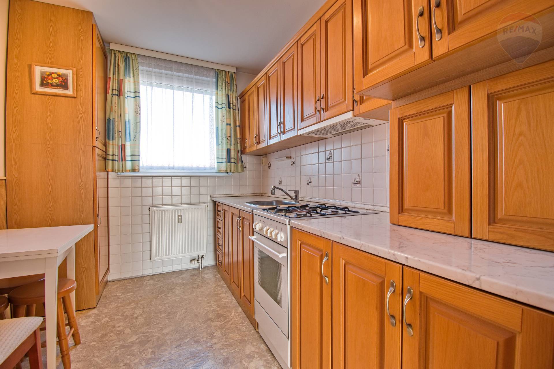 Na predaj 3 izbový byt, 65 m2, lodžia, čiastočná obnova, Nemesszegská  ulica, Dunajská Streda