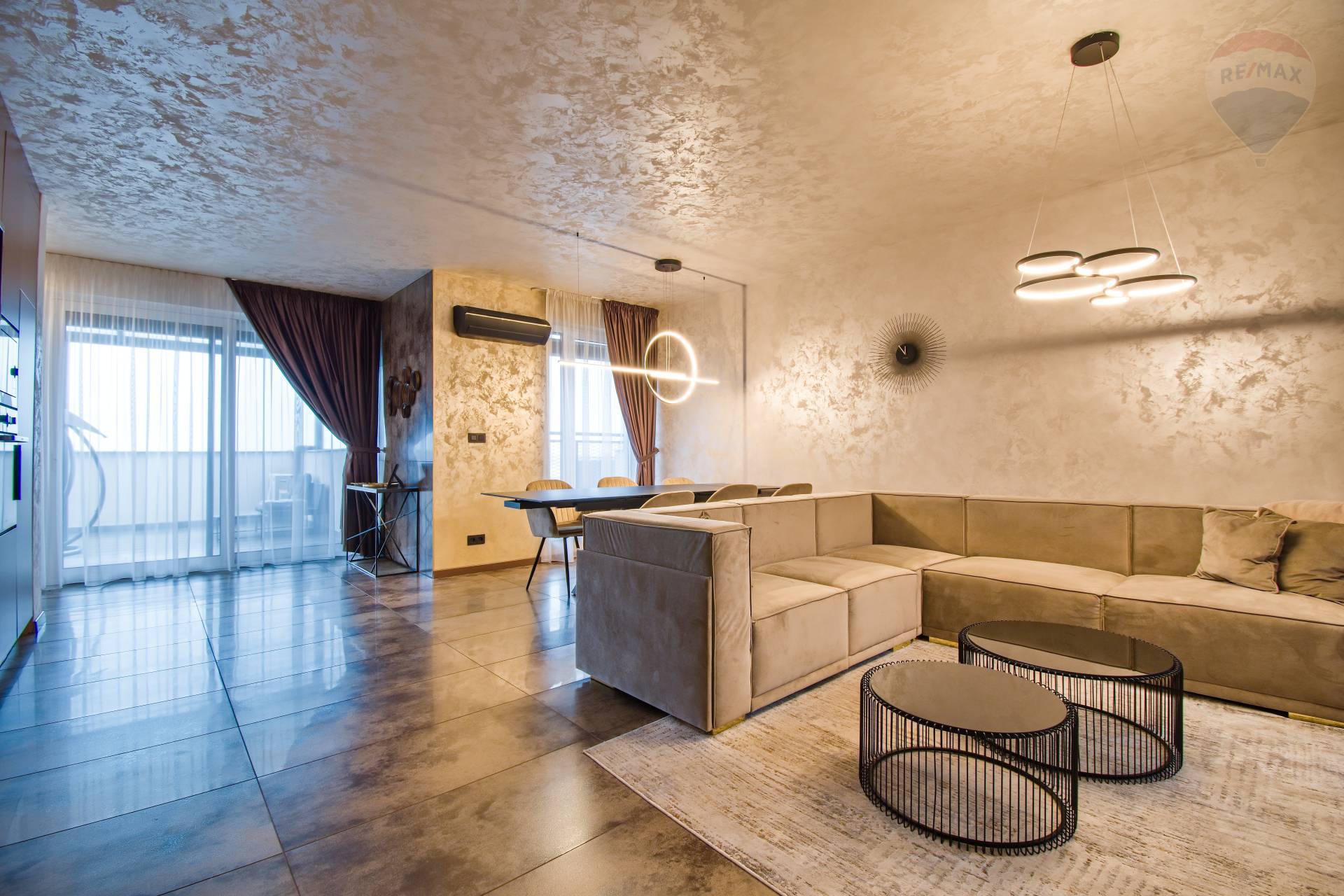 PRENÁJOM: 3IZBOVÝ KOMPLETNE ZARIADENÝ BYT, DUNAJSKÁ STREDA - ROTUNDA