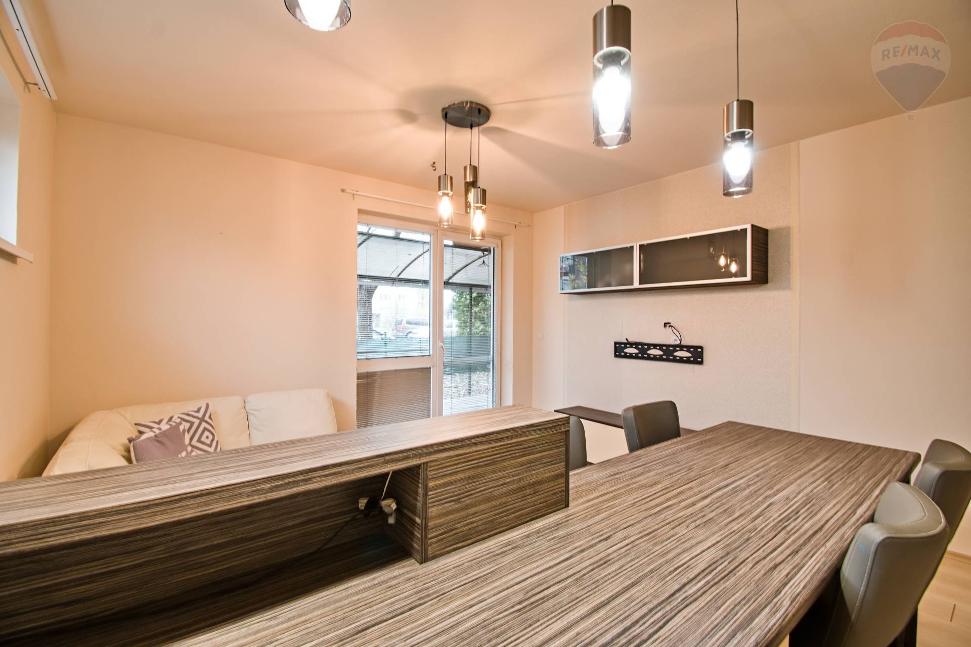 PRENÁJOM: 3IZBOVÝ ZARIADENÝ BYT, DUNAJSKÁ STREDA - UL. KRÁĽA ŽIGMUNDA