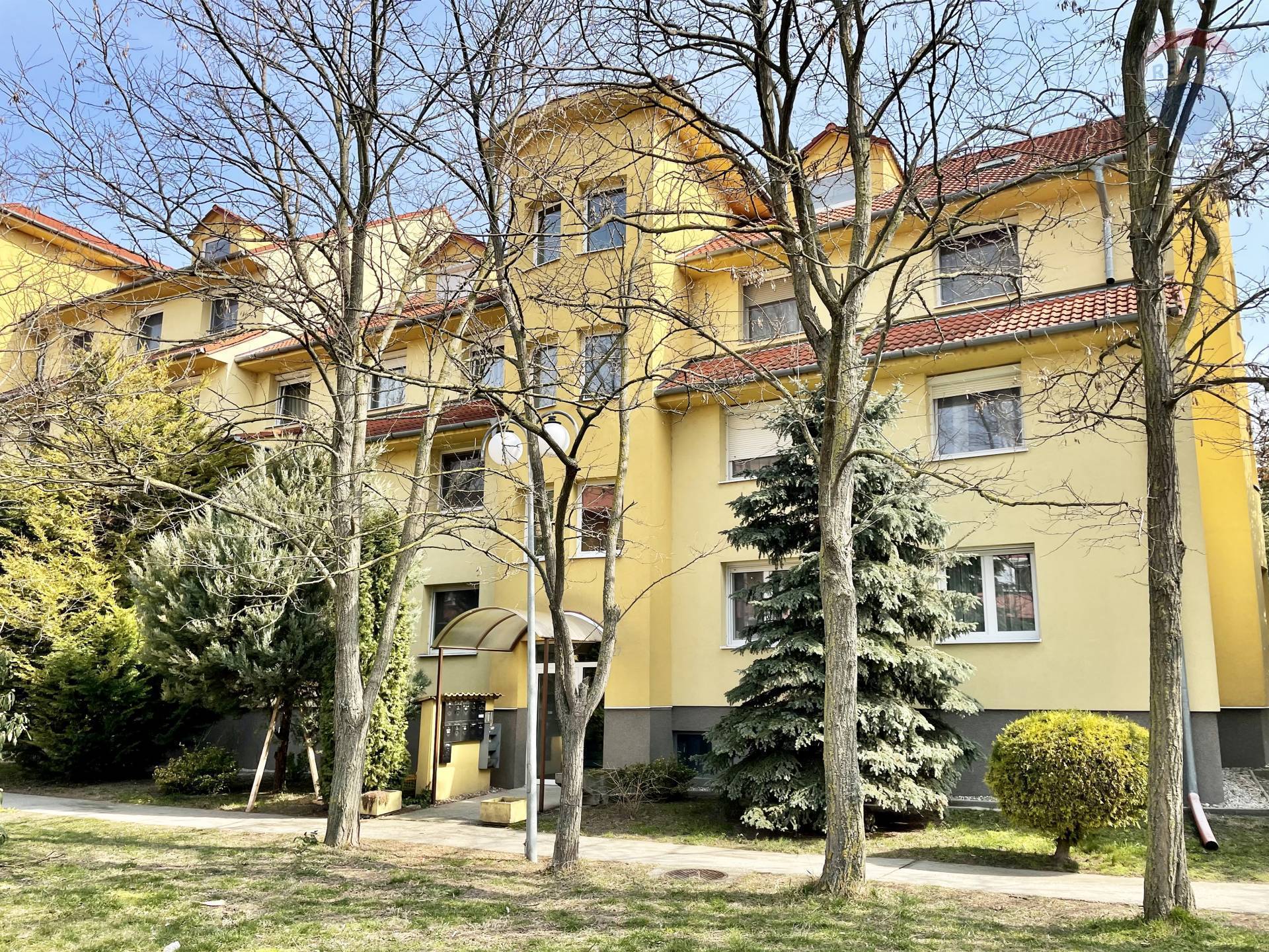 PRENÁJOM: 2IZBOVÝ BYT, DUNAJSKÁ STREDA - ZÁHRADNÍCKA UL. 