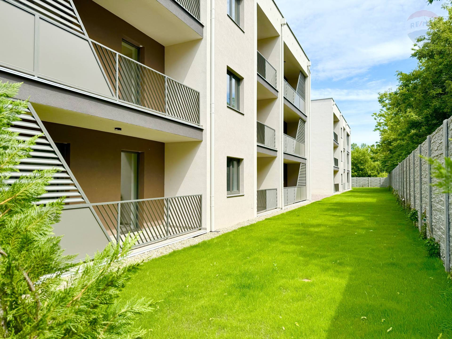 Predaj: Posledné byty!!! 3 izbový byt, Dunajská Streda, Poľná cesta, 89,65 m2, 2 parkoviská, holobyt