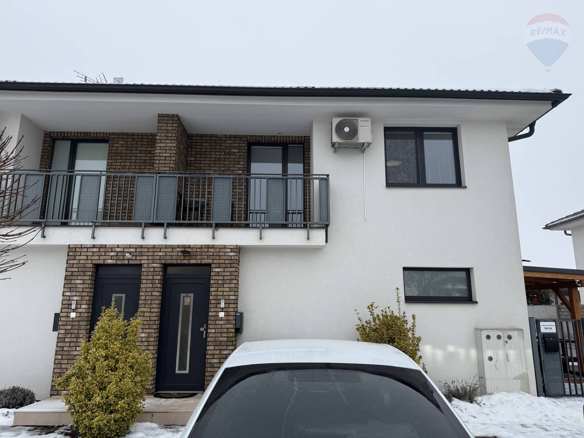 Na prenájom: zariadený 3 izbový byt, vlastné parkovisko, západ, Dunajksá Streda