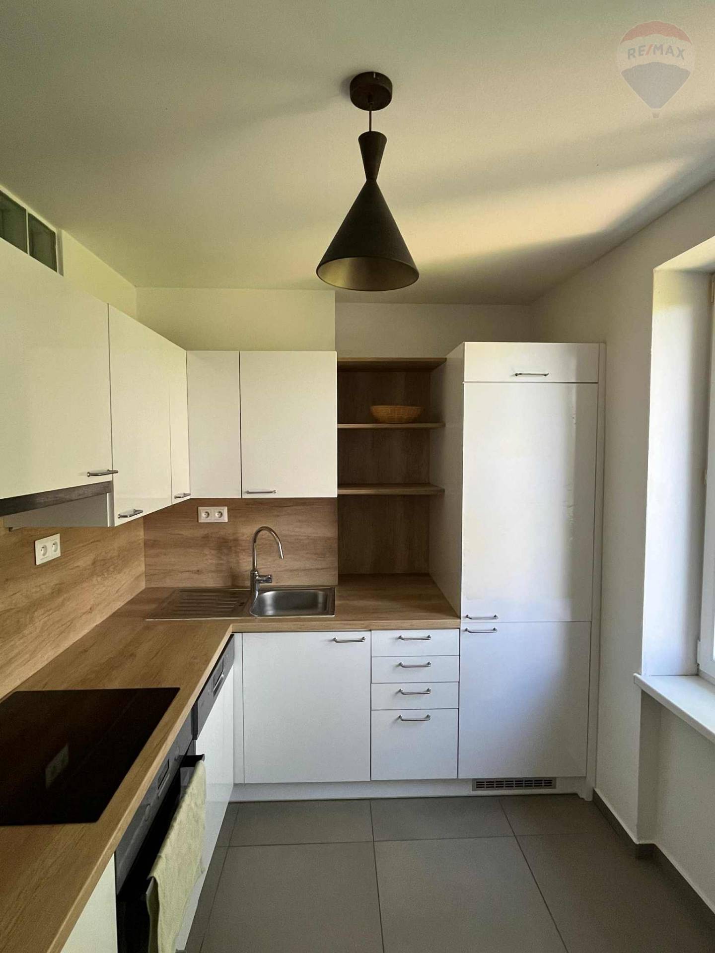 Prenájom bytu (3 izbový) 66 m2, Skalica  -