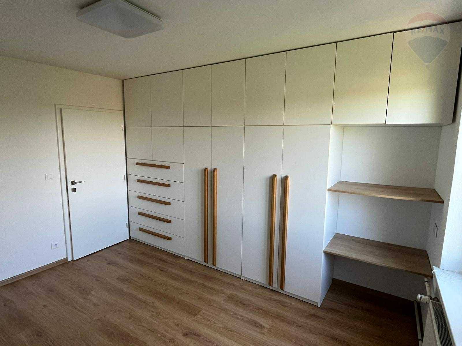 Prenájom bytu (3 izbový) 66 m2, Skalica  -