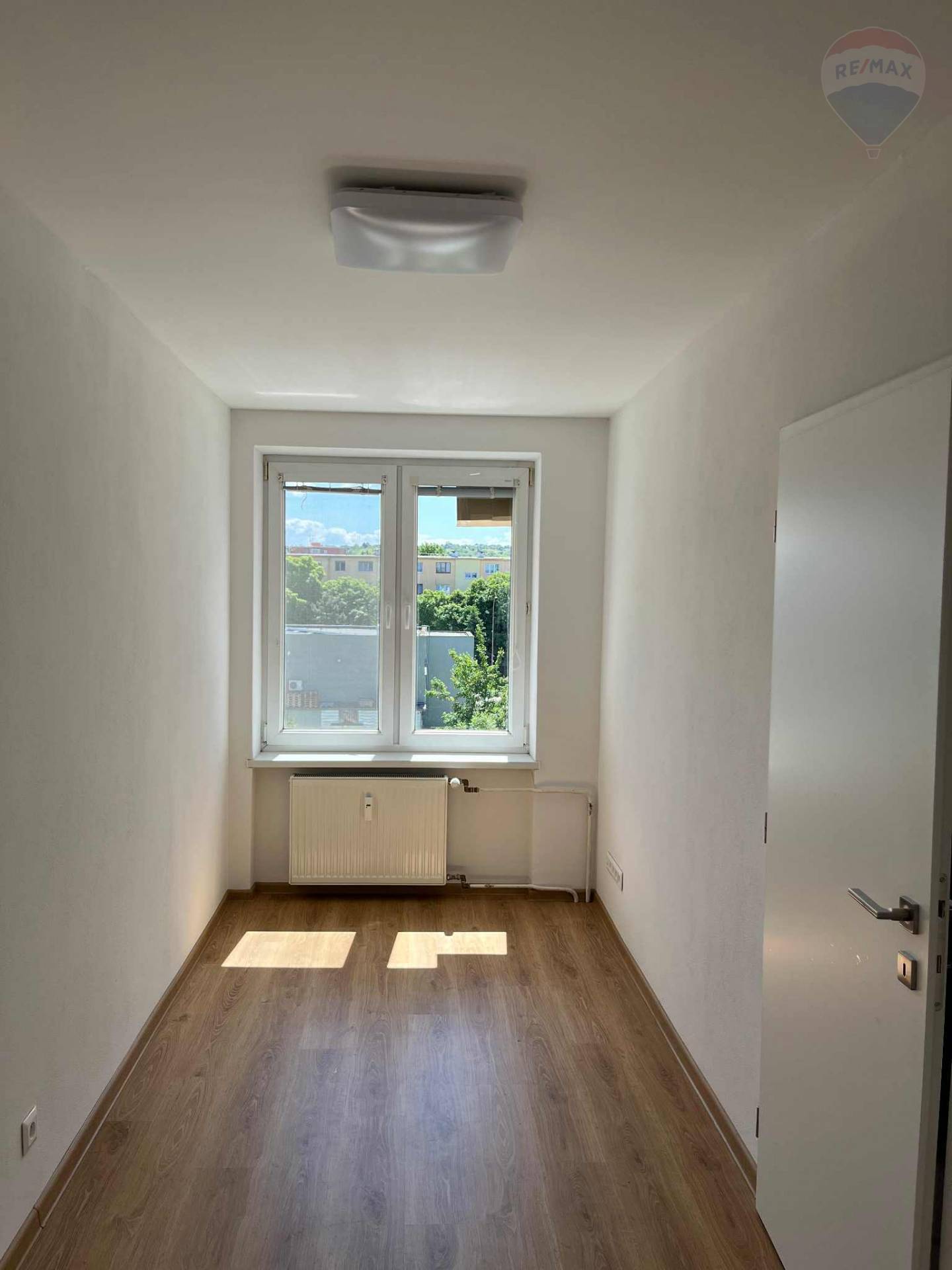 Prenájom bytu (3 izbový) 66 m2, Skalica -