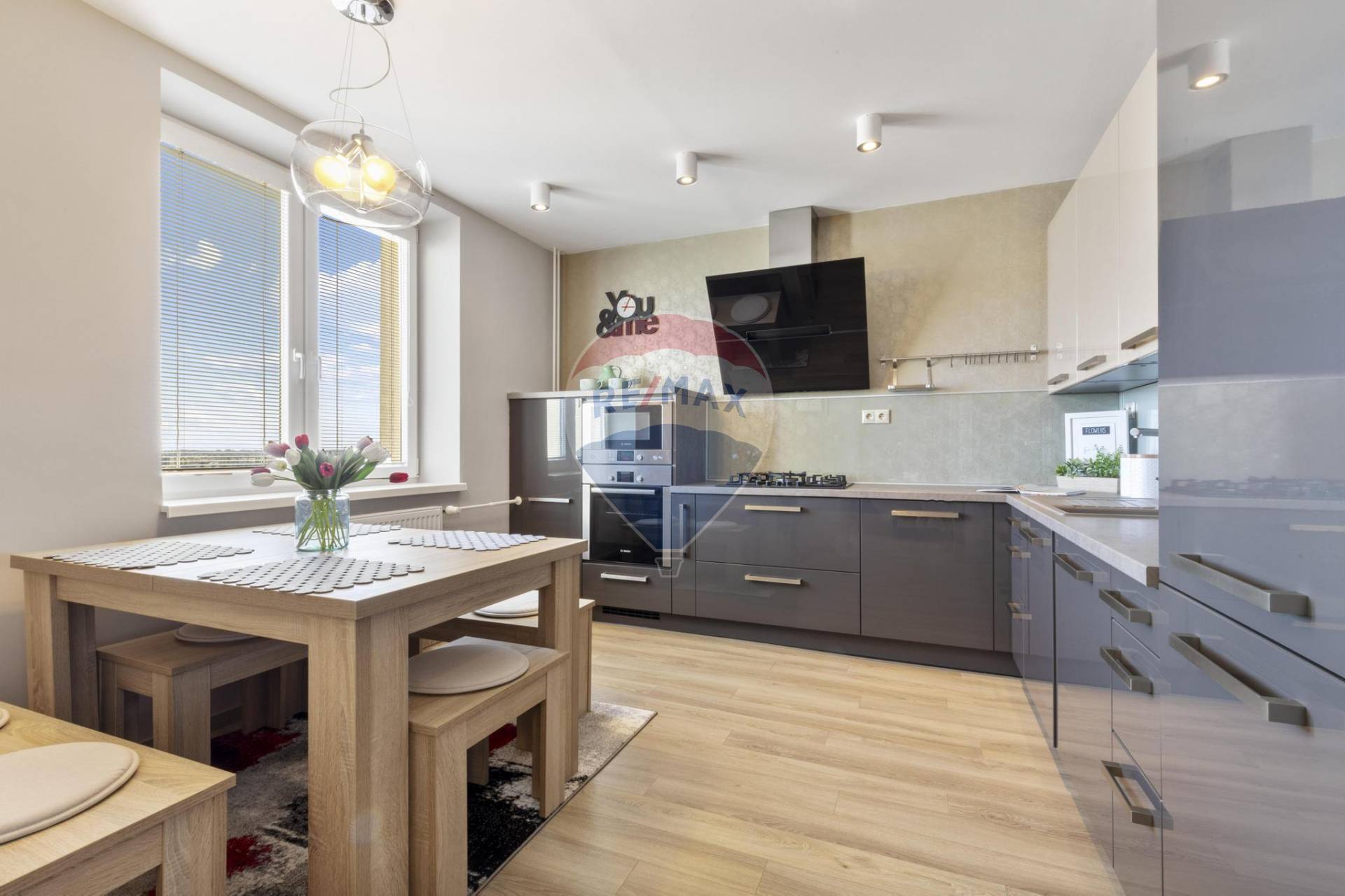 PREDAJ : 3 izbový byt, kompletná rekonštrukcia, 71 m2, Kollárova ul., Senec.