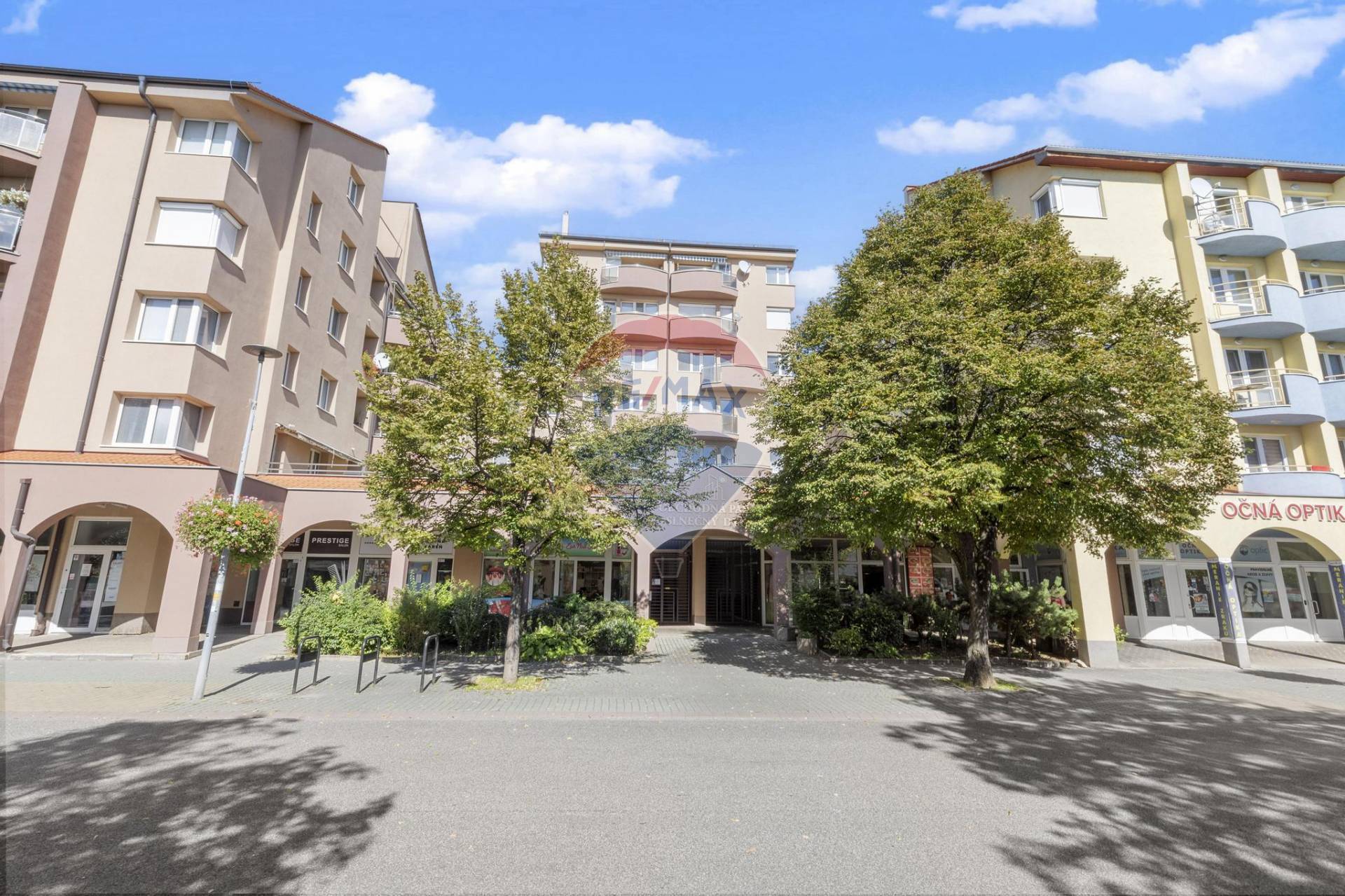 PREDAJ : 4 izbový byt 110m2, 2x loggia, garážové státie, Lichnerova ul., Senec