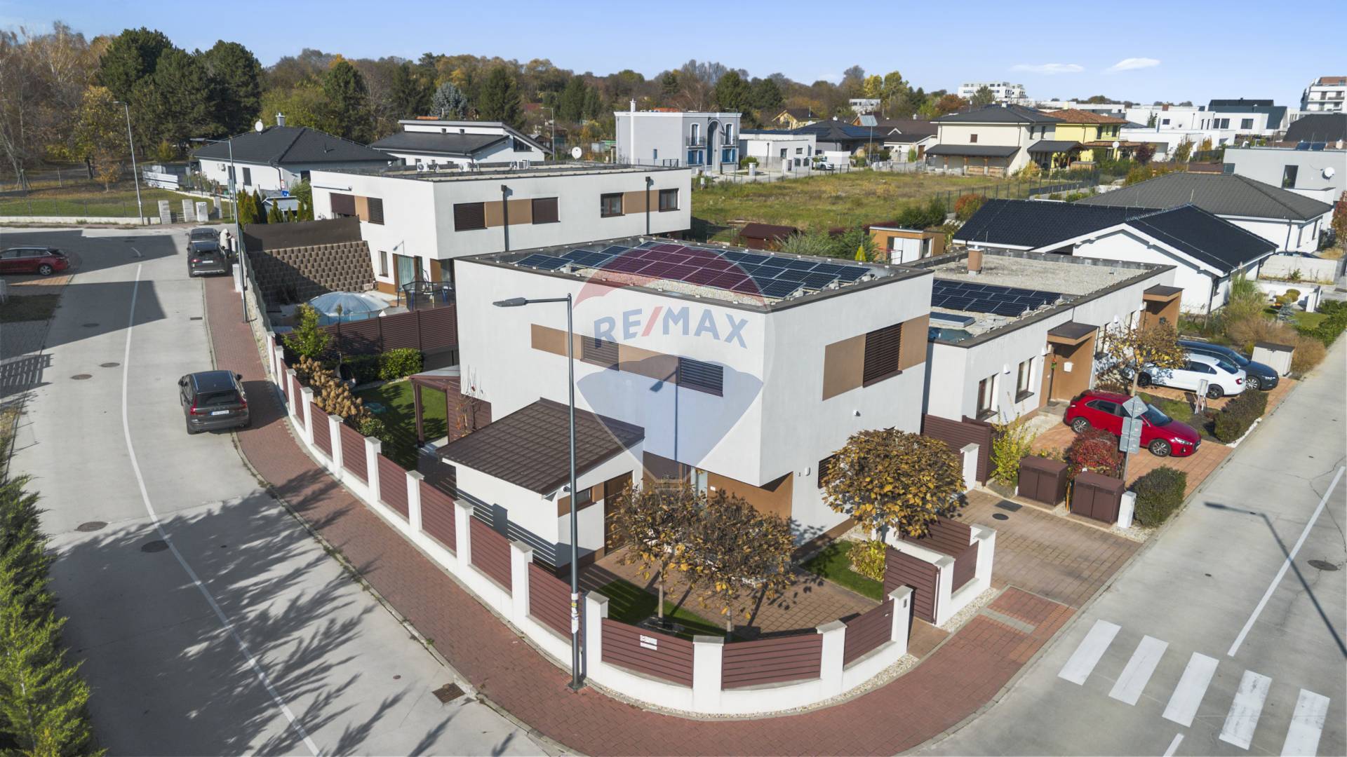 Predaj 5 izb. rodinného domu, novostavba, bazén, fotovoltika, priamo v meste Senec