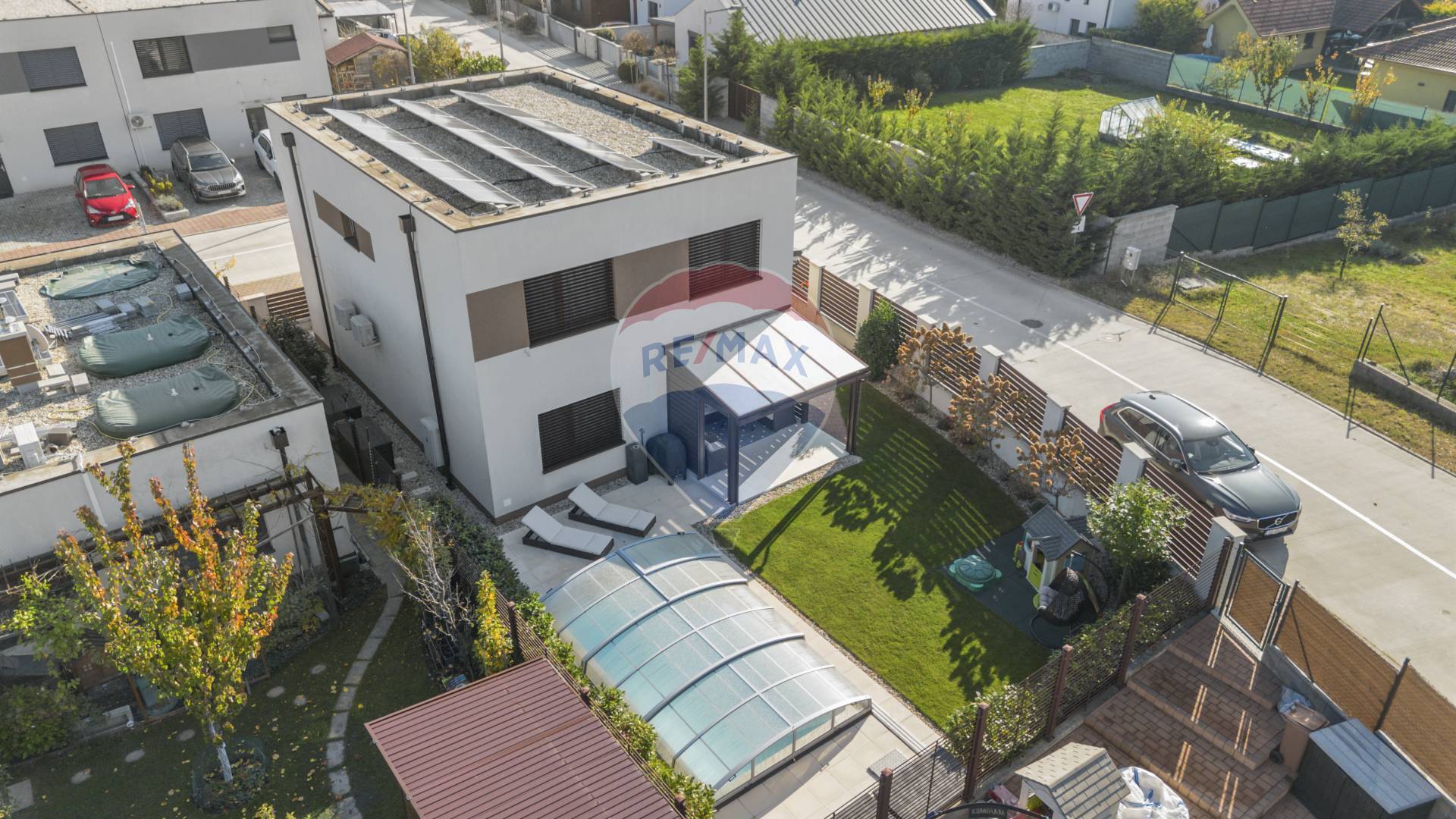 Predaj 5 izb. rodinného domu, novostavba, bazén, fotovoltika, priamo v meste Senec