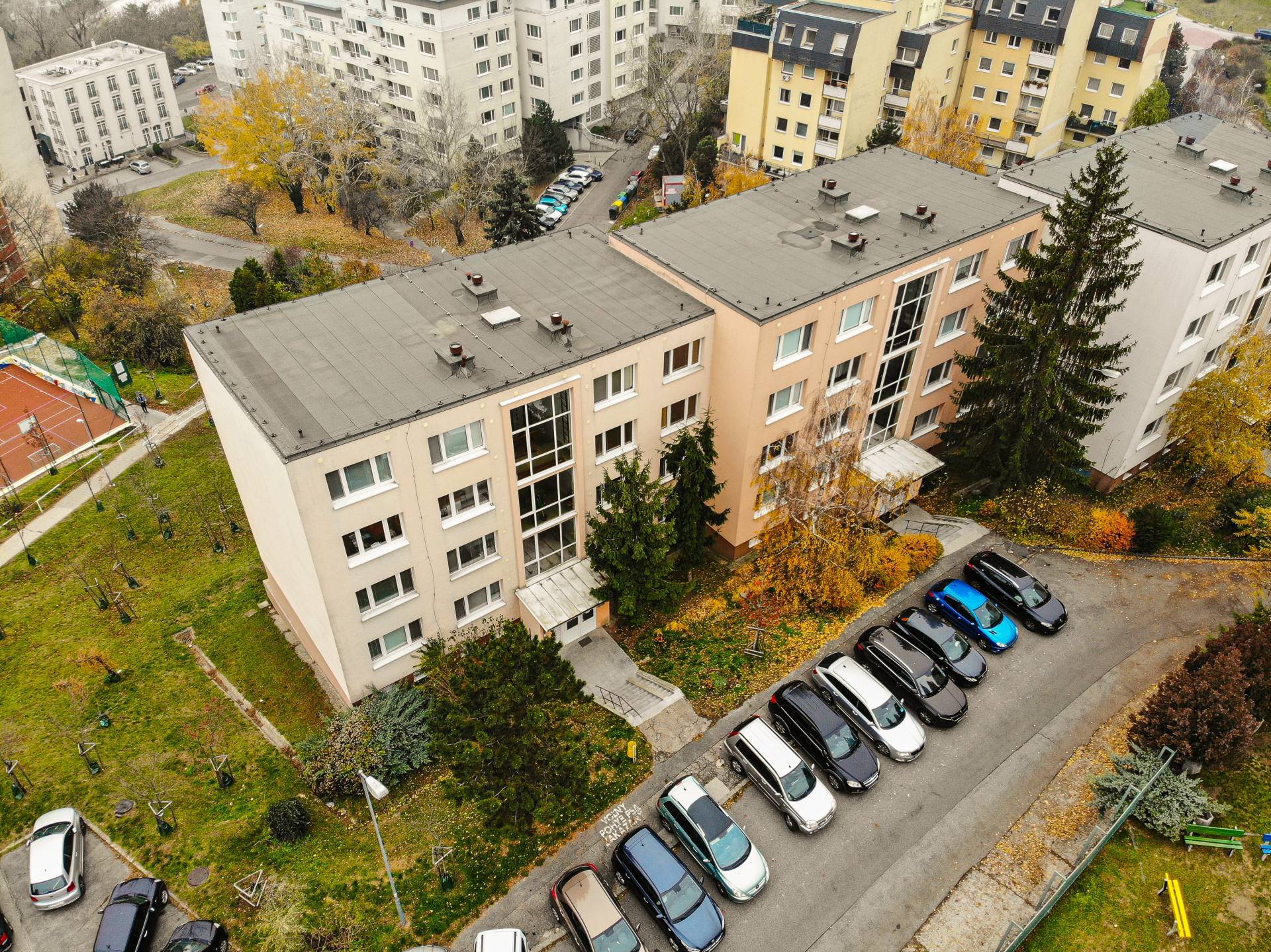 3 - izb byt v tichej lokalite BA III - Kramáre - Višňová - nízkopodlažná bytovka