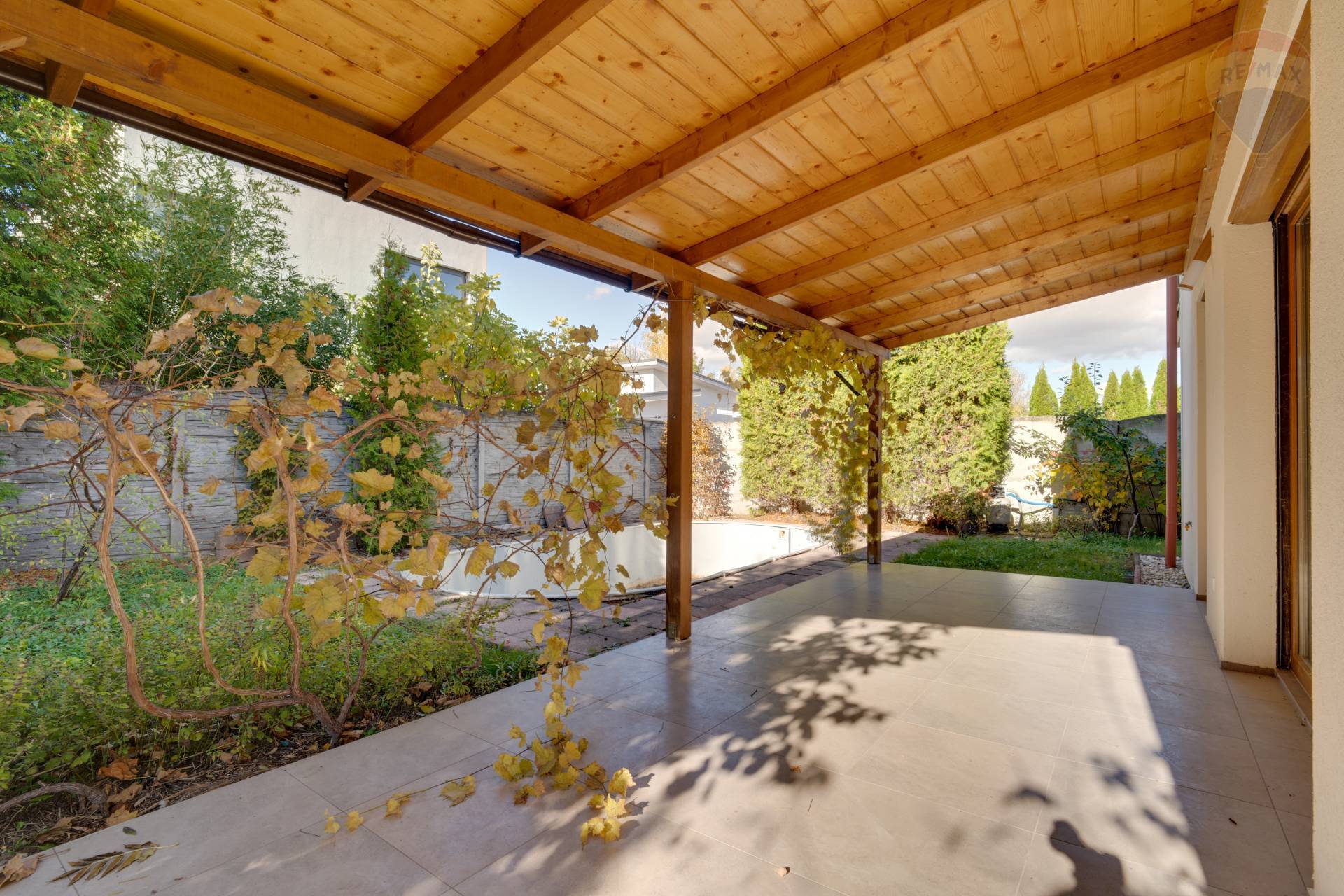 Predaj domu 195 m2, Malinovo  -  6-izbový rodinný dom s dvojgarážou v Malinove