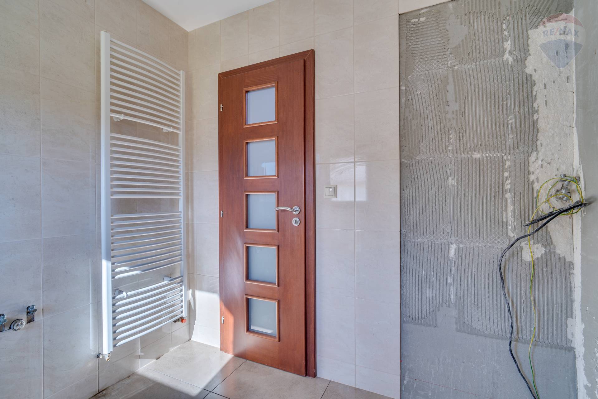 Predaj domu 195 m2, Malinovo  -  6-izbový rodinný dom s dvojgarážou v Malinove